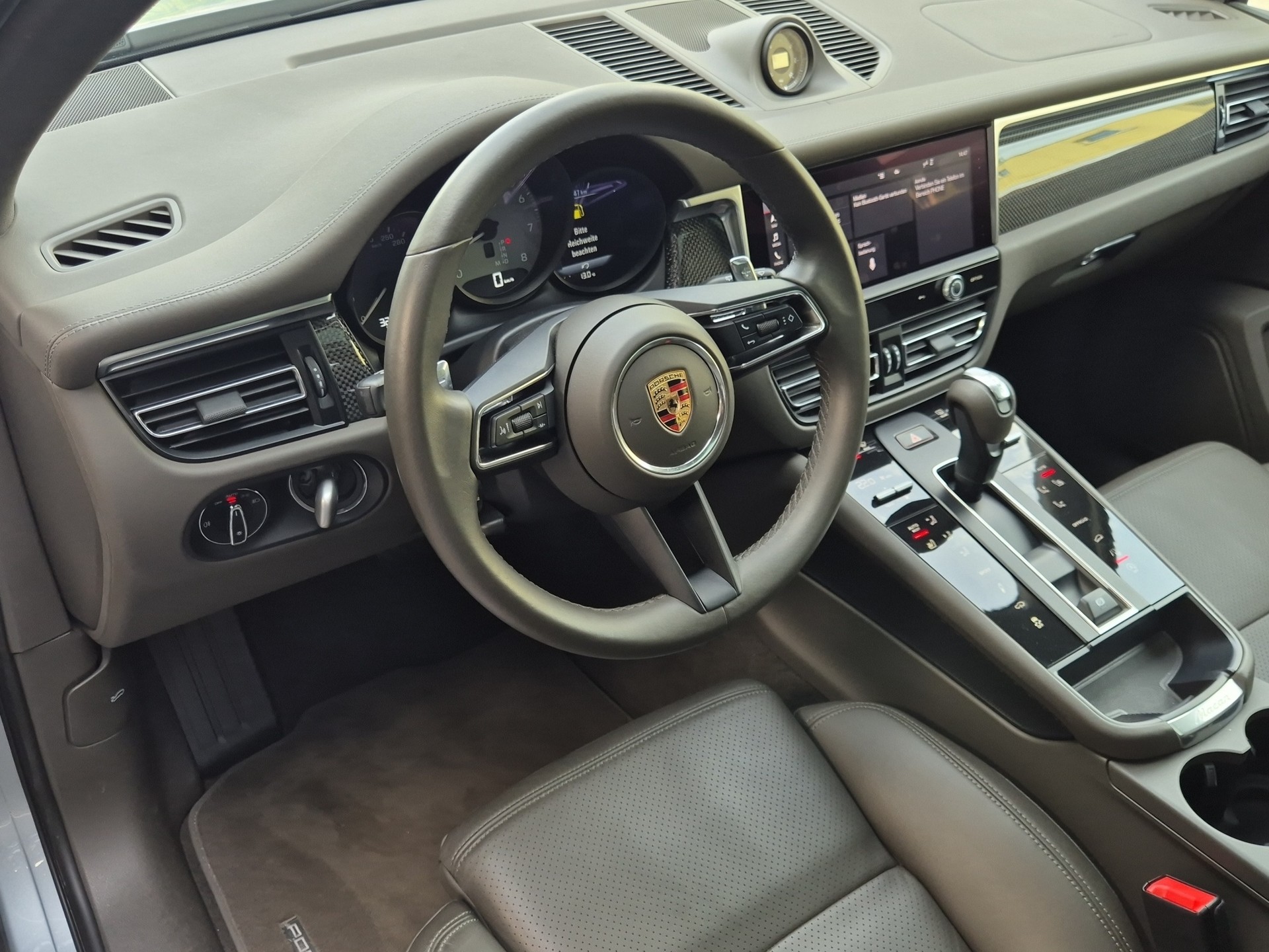 PORSCHE Macan S PDK-image-10