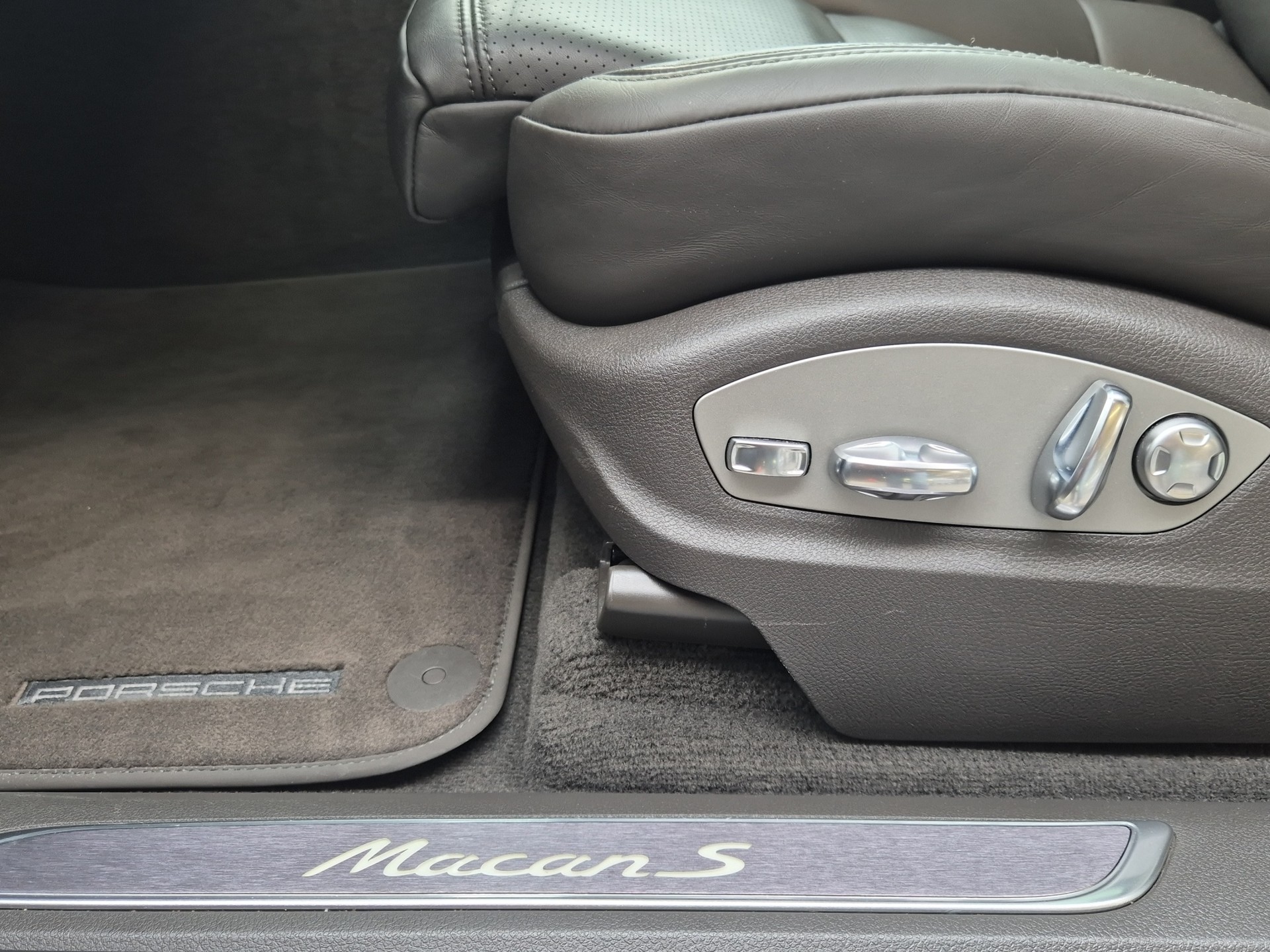 PORSCHE Macan S PDK-image-9