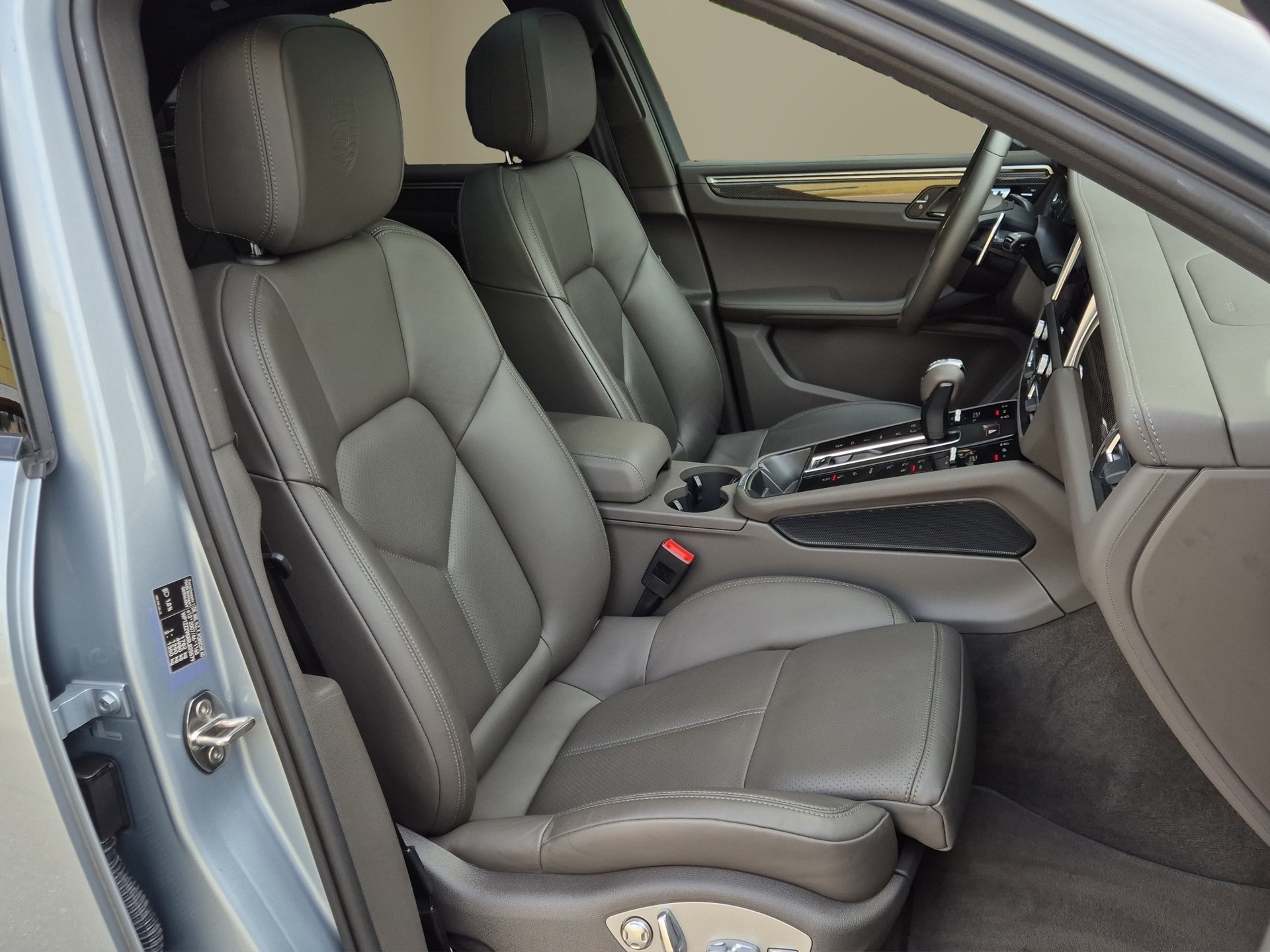 PORSCHE Macan S PDK-image-16