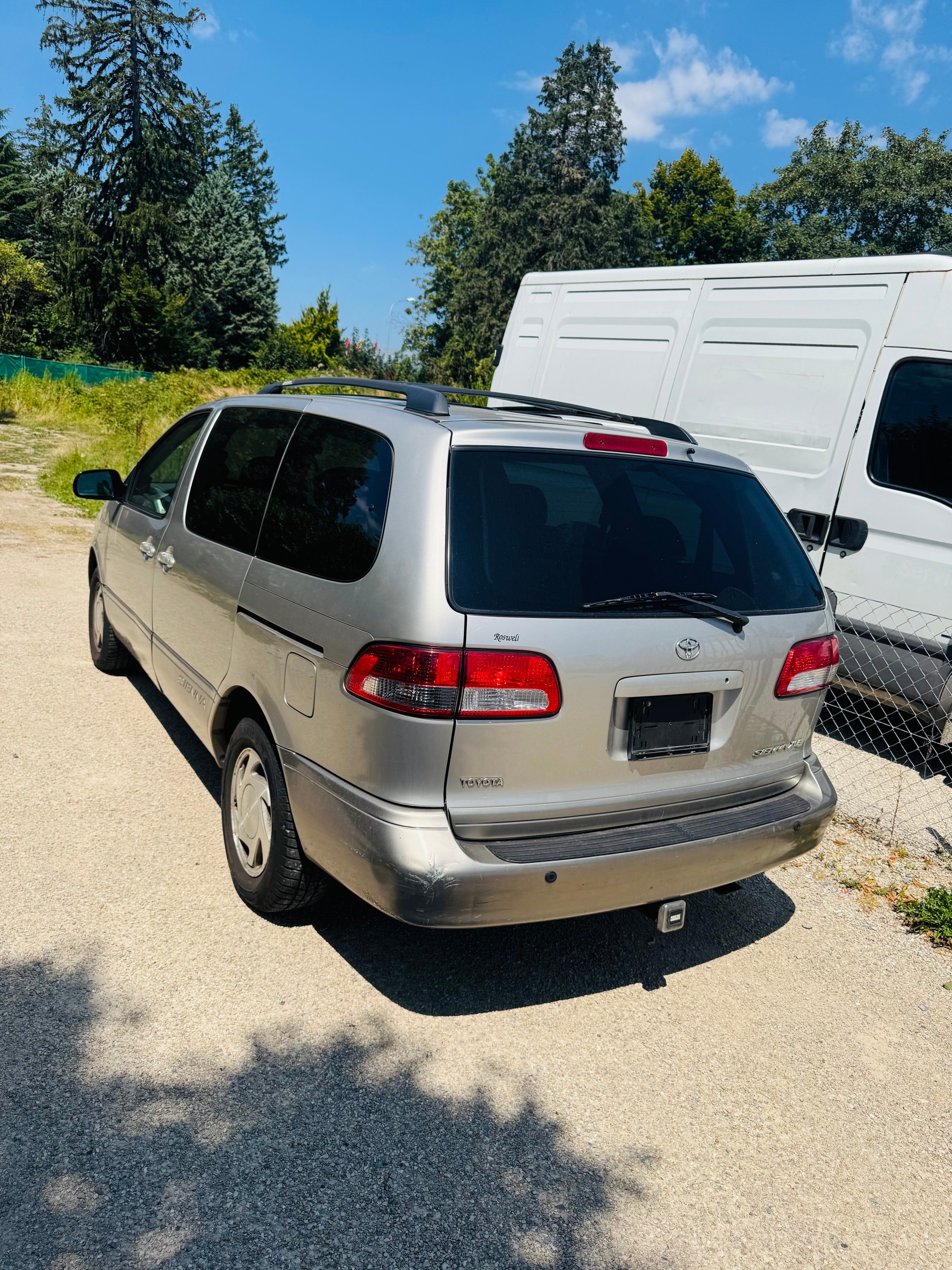 TOYOTA Sienna-image-2