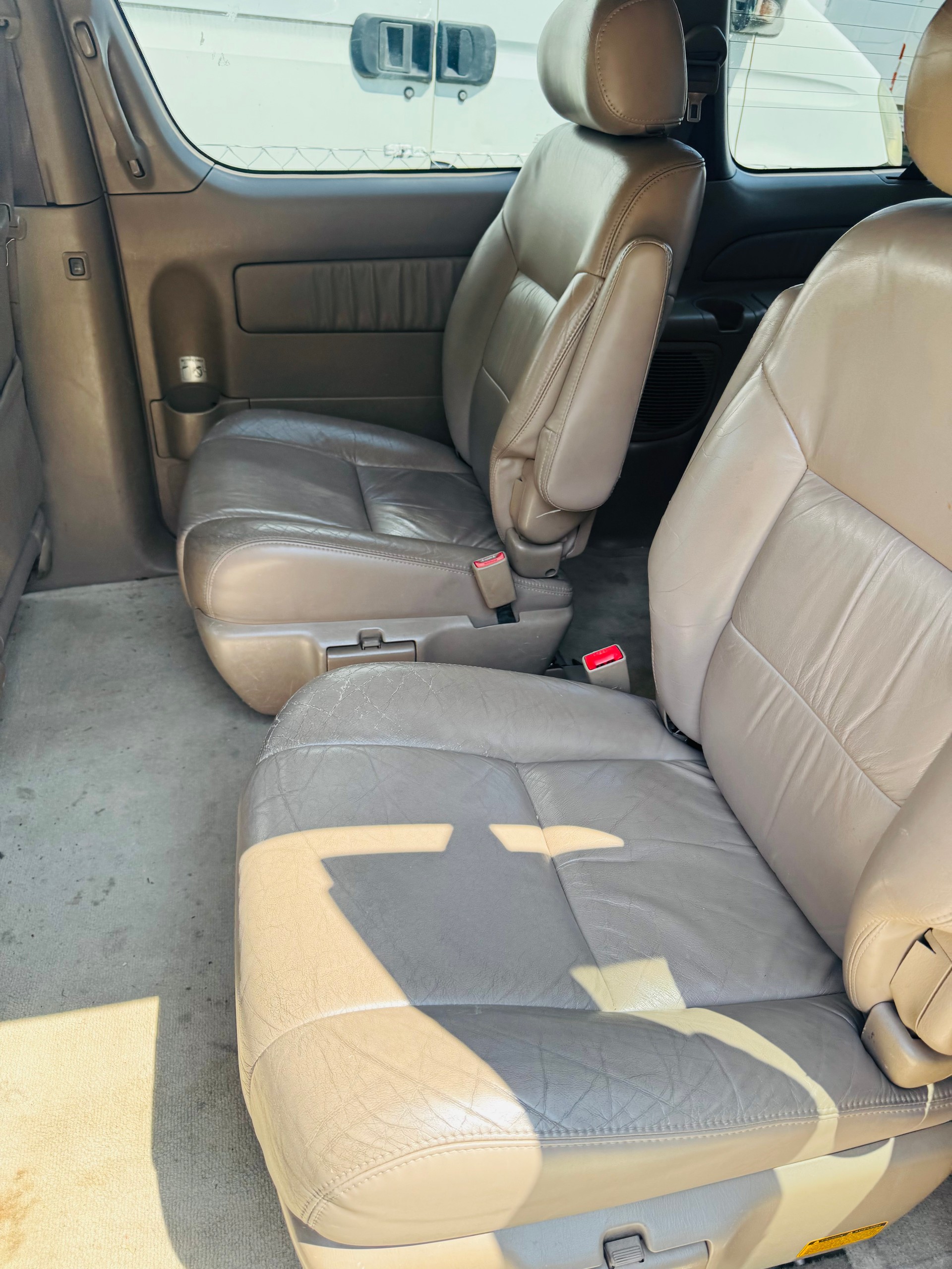 TOYOTA Sienna-image-8