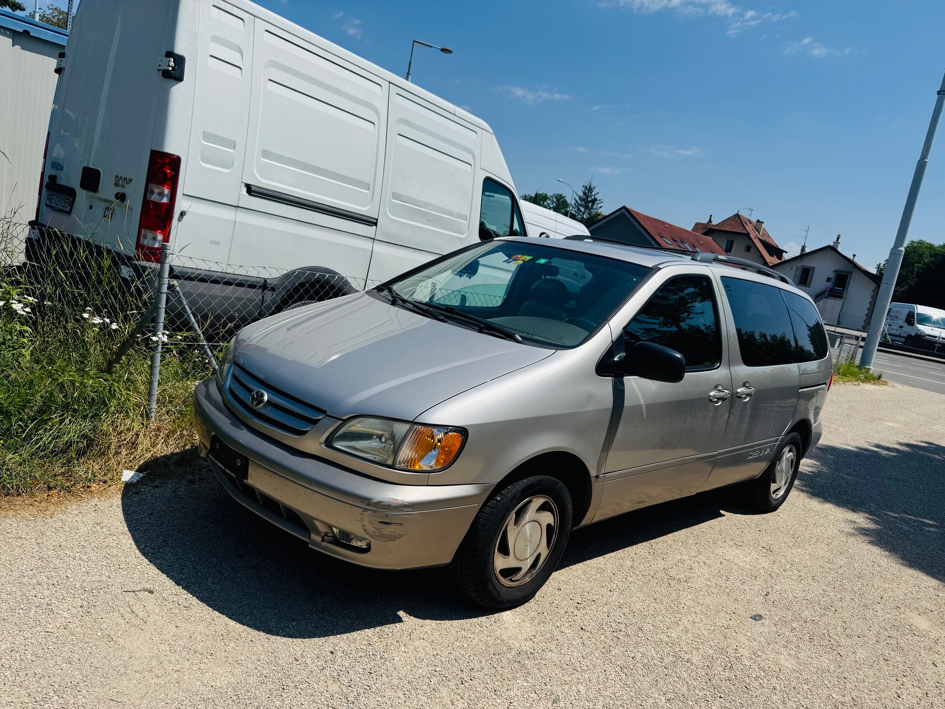 TOYOTA Sienna-image-1