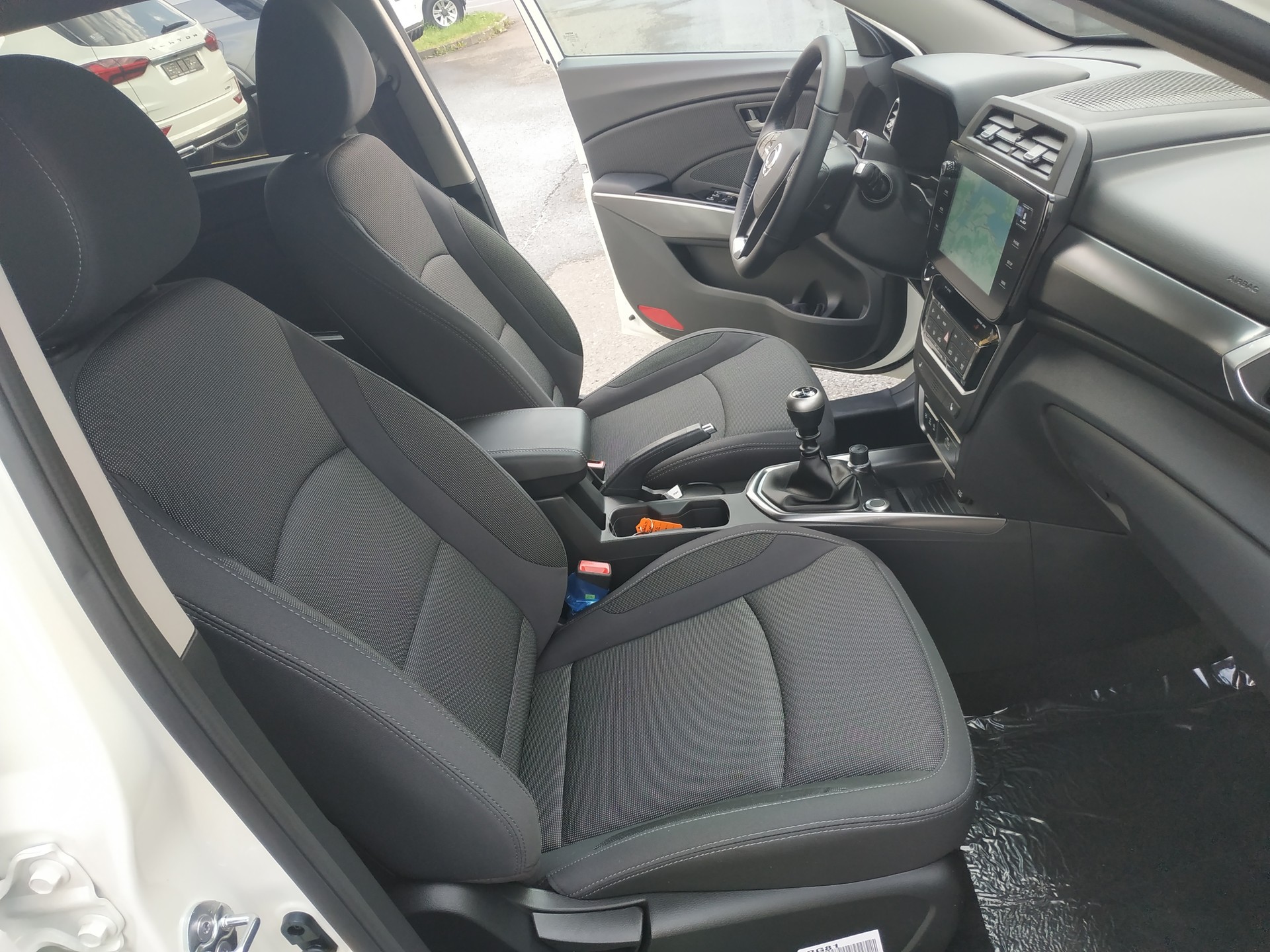 KGM-SsangYong Tivoli 1.5 T GDI Steel 4WD-image-13