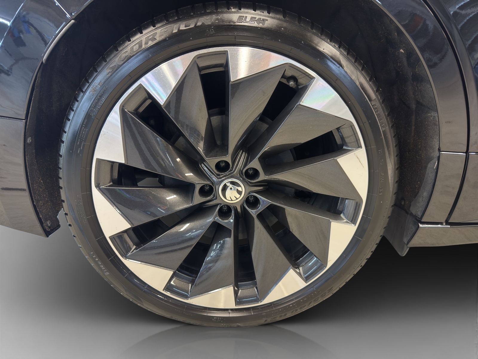 SKODA Enyaq iV 80x SportLine-image-13