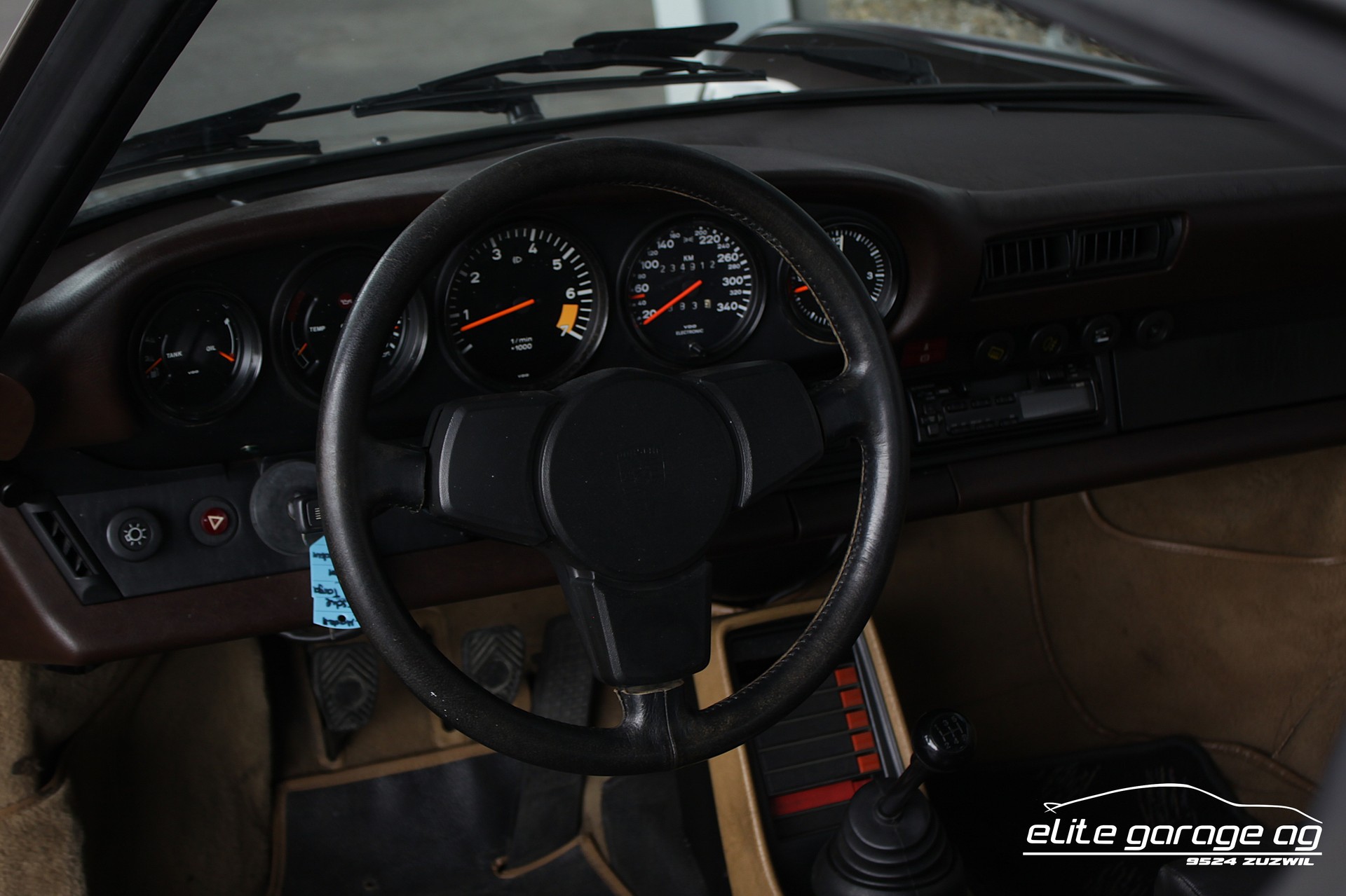 PORSCHE 911 SC Targa-image-14