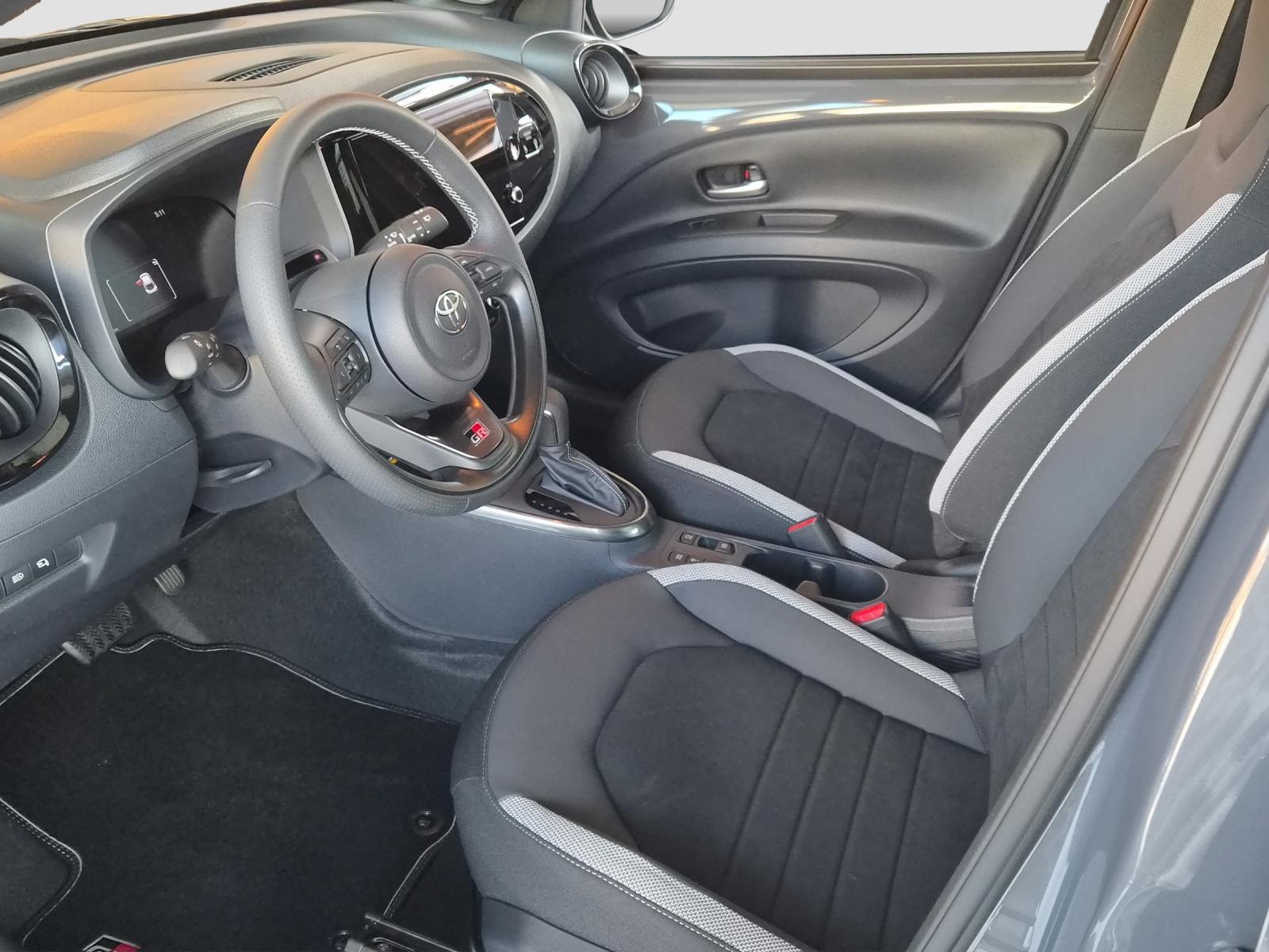 TOYOTA Aygo X 1.5 VVT-i HSD GR Sport-image-8