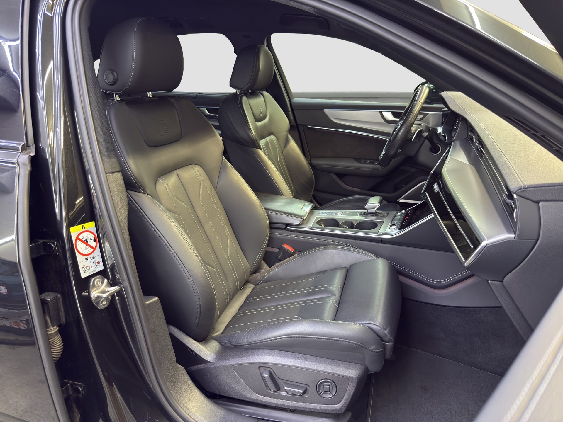 AUDI A6 Limousine 55 TFSI Sport quattro S-tronic-image-16