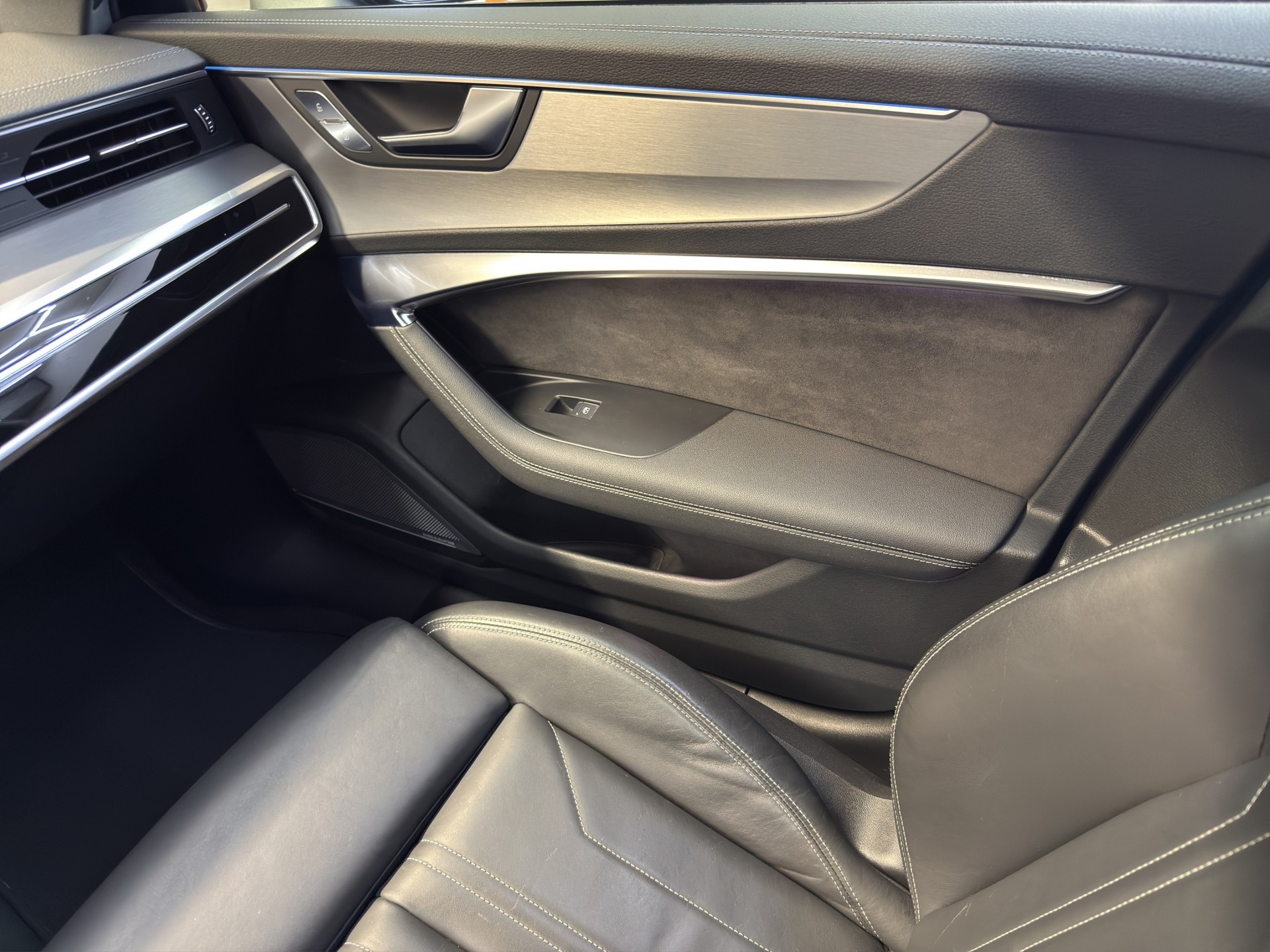 AUDI A6 Limousine 55 TFSI Sport quattro S-tronic-image-31