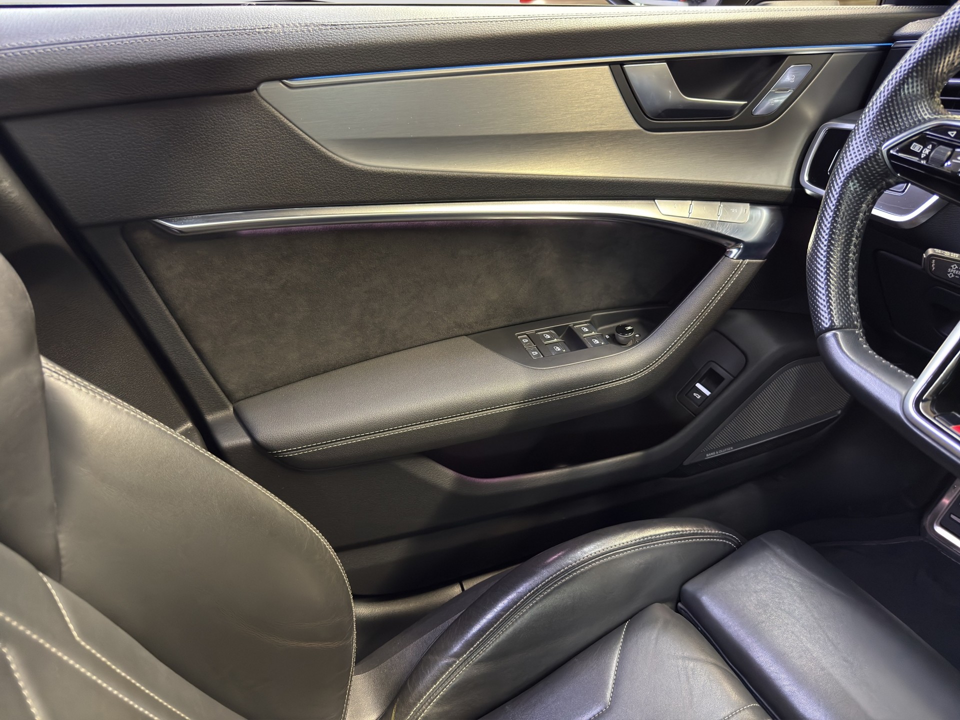 AUDI A6 Limousine 55 TFSI Sport quattro S-tronic-image-30