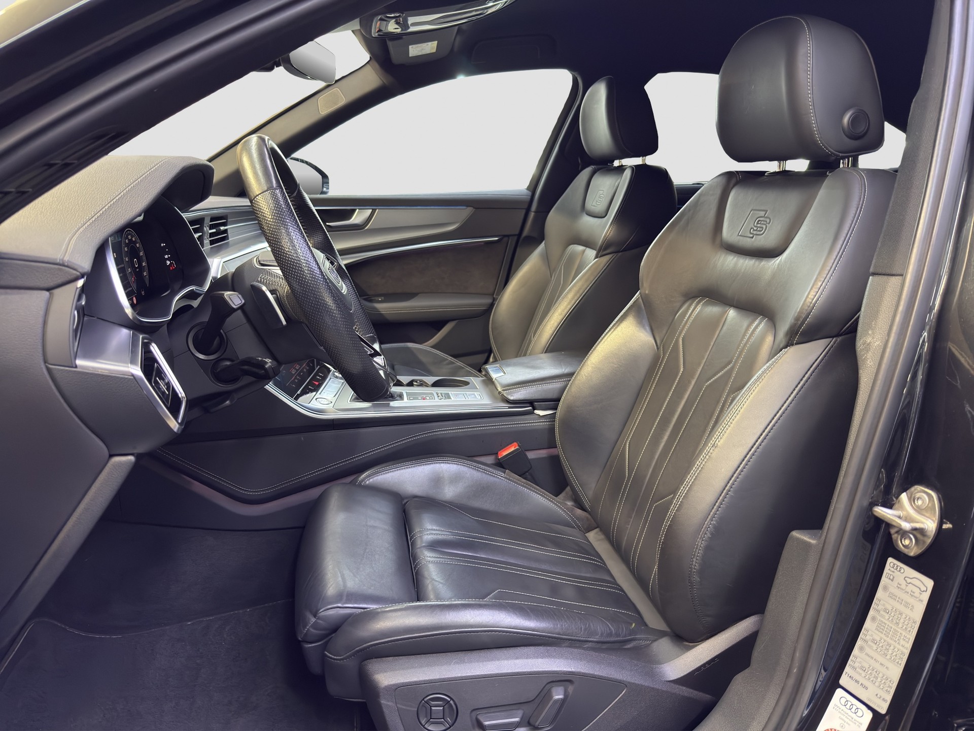 AUDI A6 Limousine 55 TFSI Sport quattro S-tronic-image-14