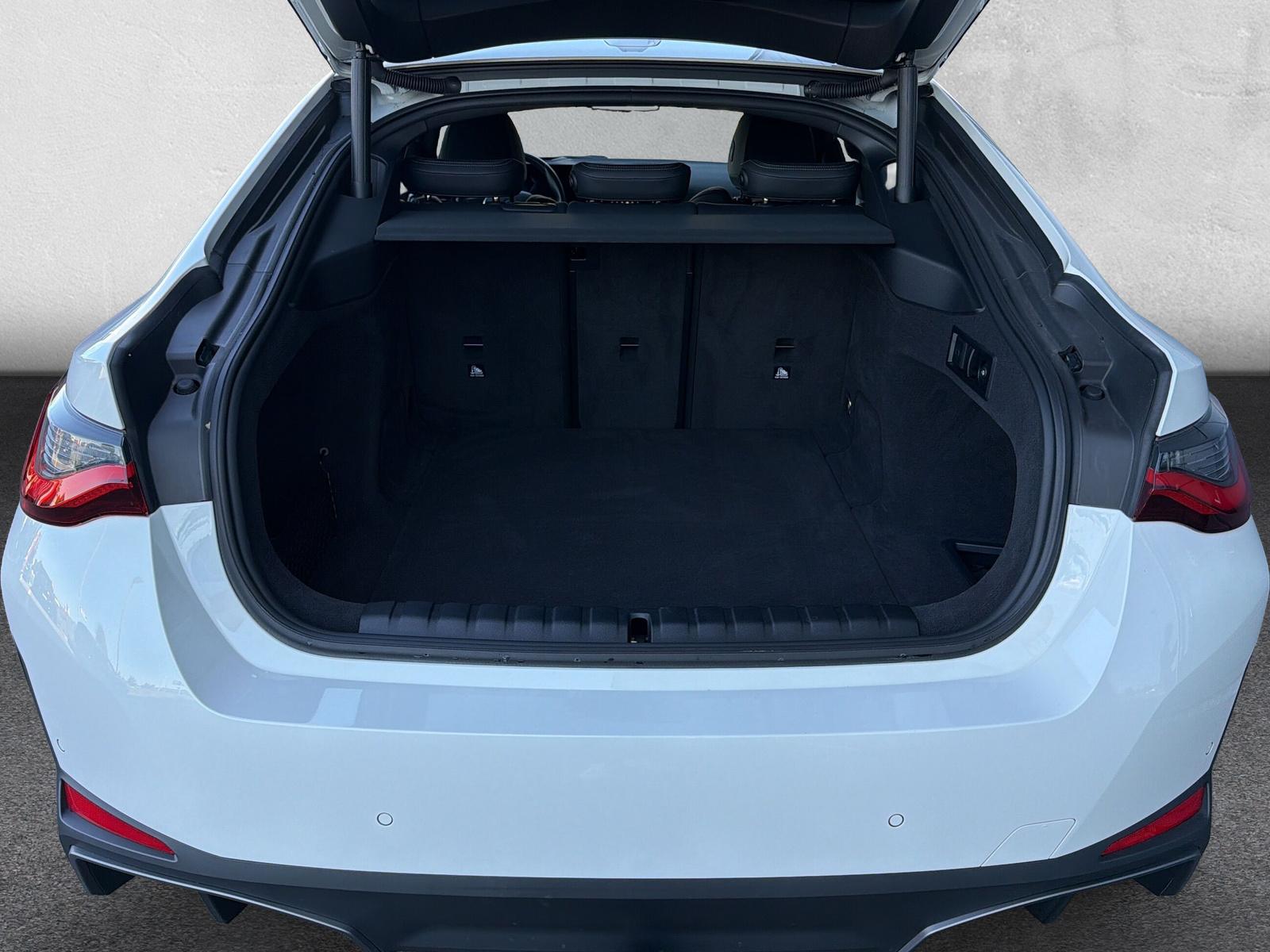 BMW i4 eDrive35-image-10