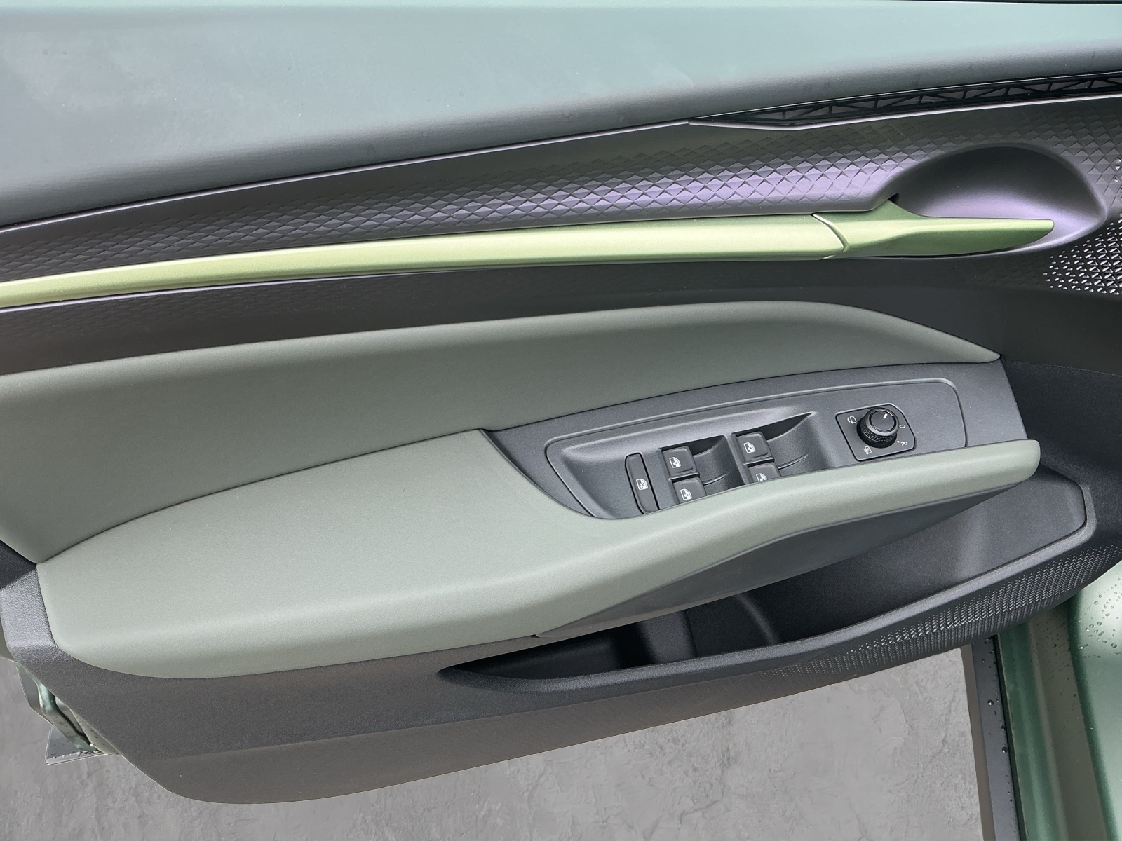 CUPRA Raval 52 kWh VZ Extreme Launch Edition-image-7