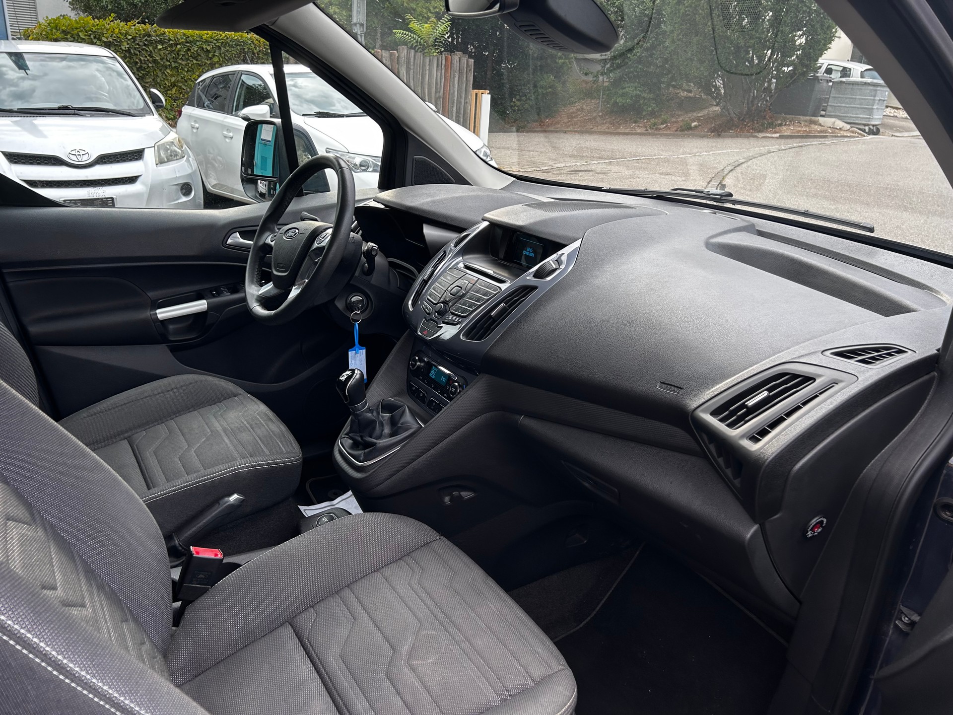FORD Grand Tourneo Connect 1.6 TDCi Ambiente-image-9