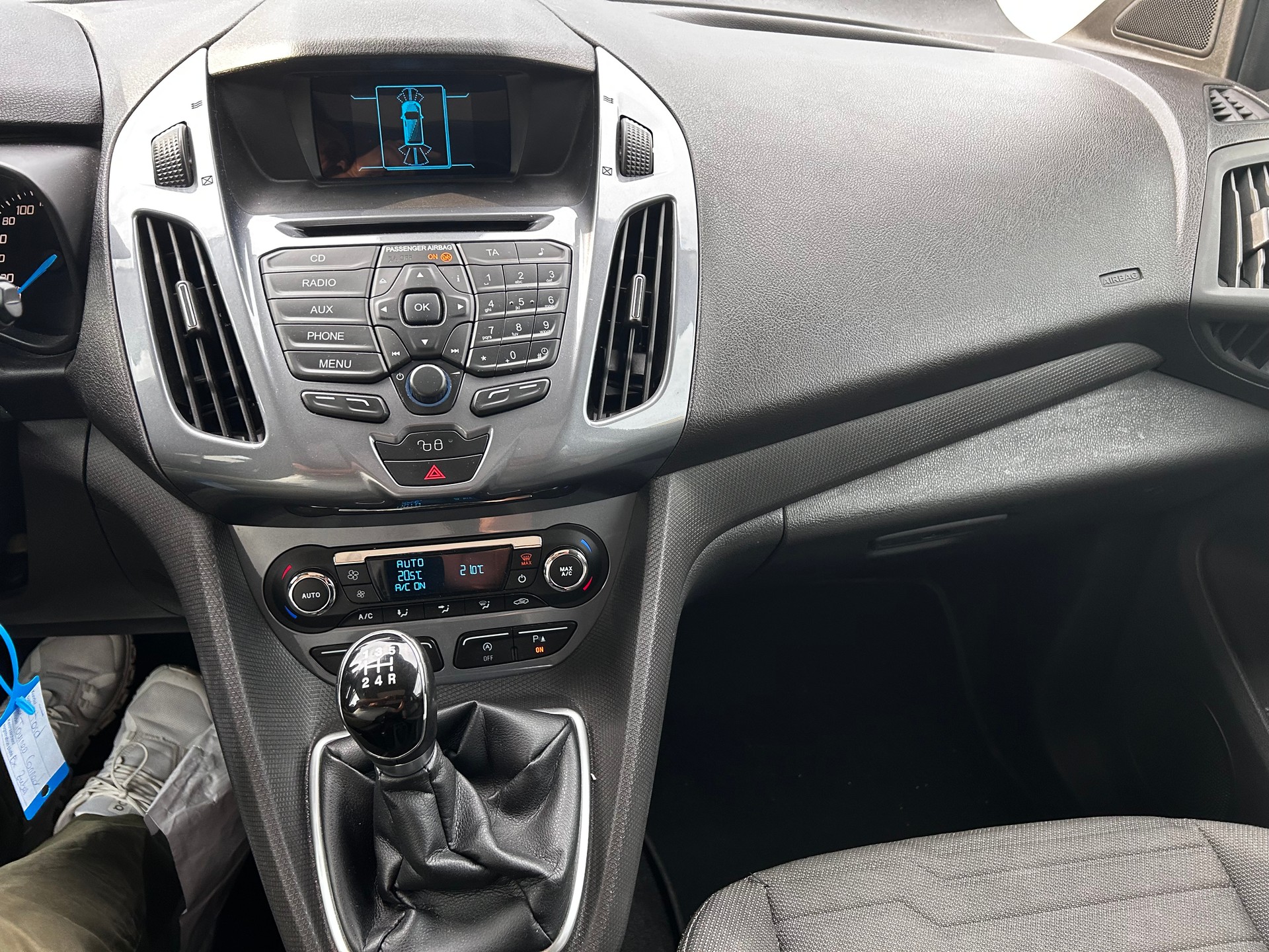 FORD Grand Tourneo Connect 1.6 TDCi Ambiente-image-14