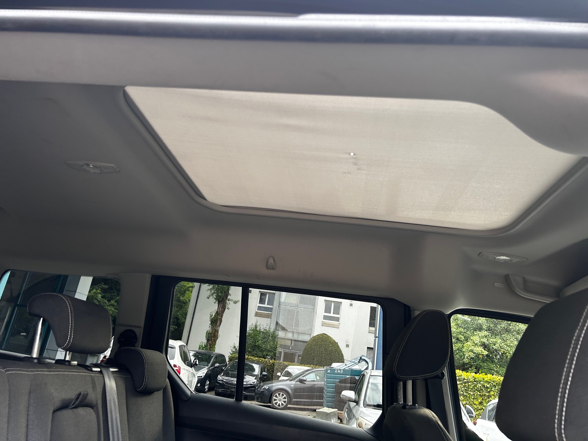 FORD Grand Tourneo Connect 1.6 TDCi Ambiente-image-10