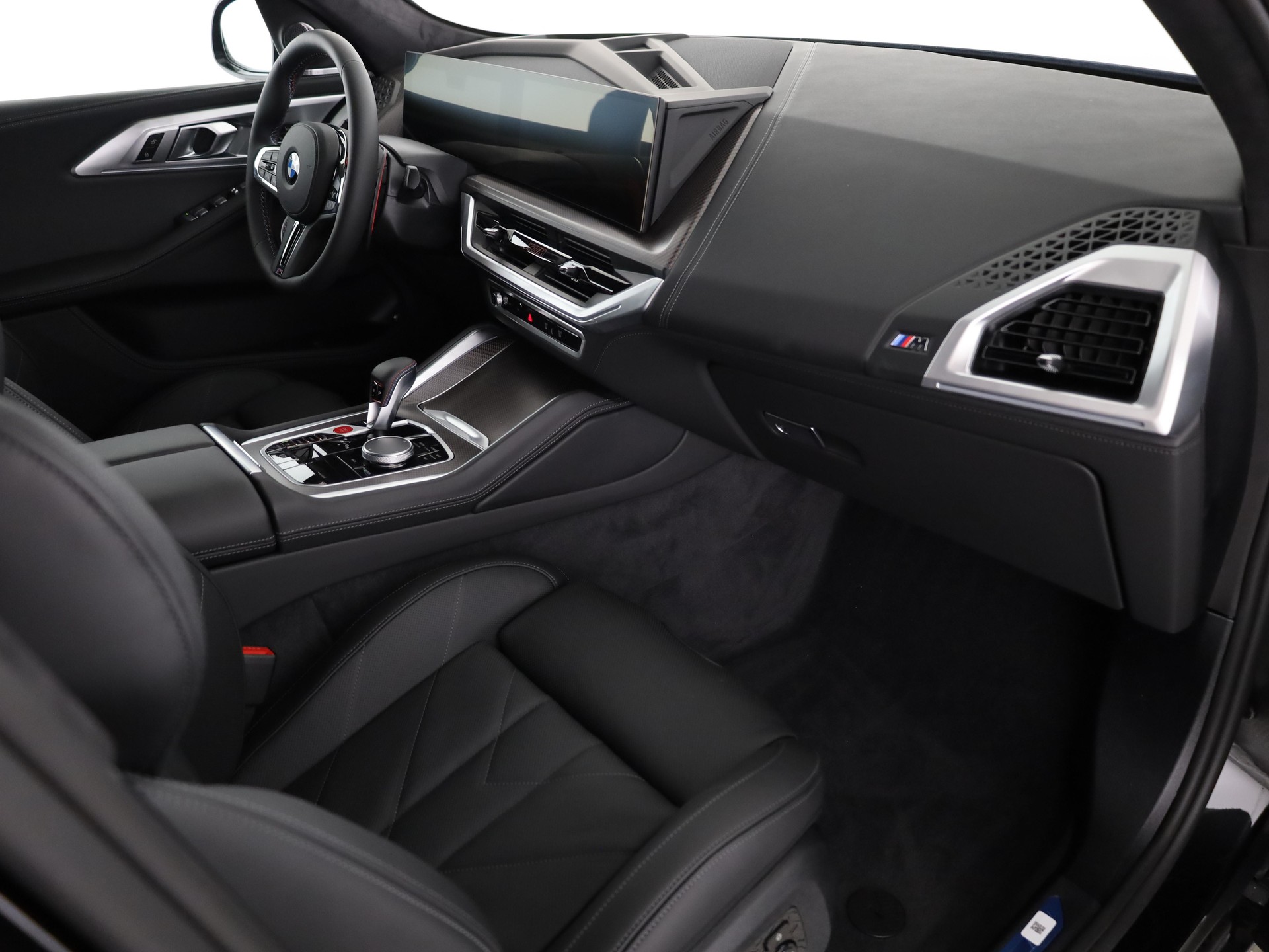 BMW XM Label Plug-in Hybrid-image-14