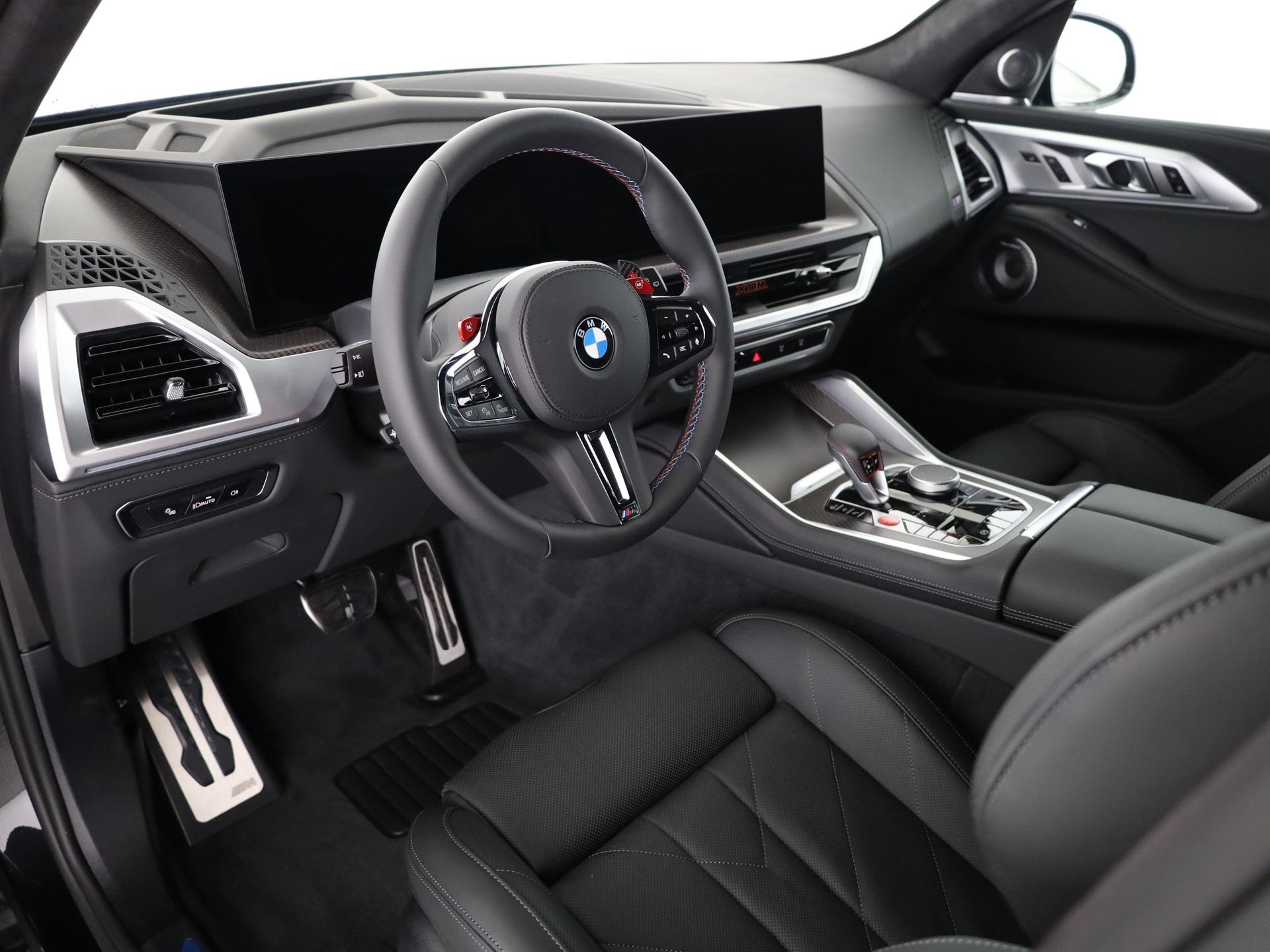 BMW XM Label Plug-in Hybrid-image-9