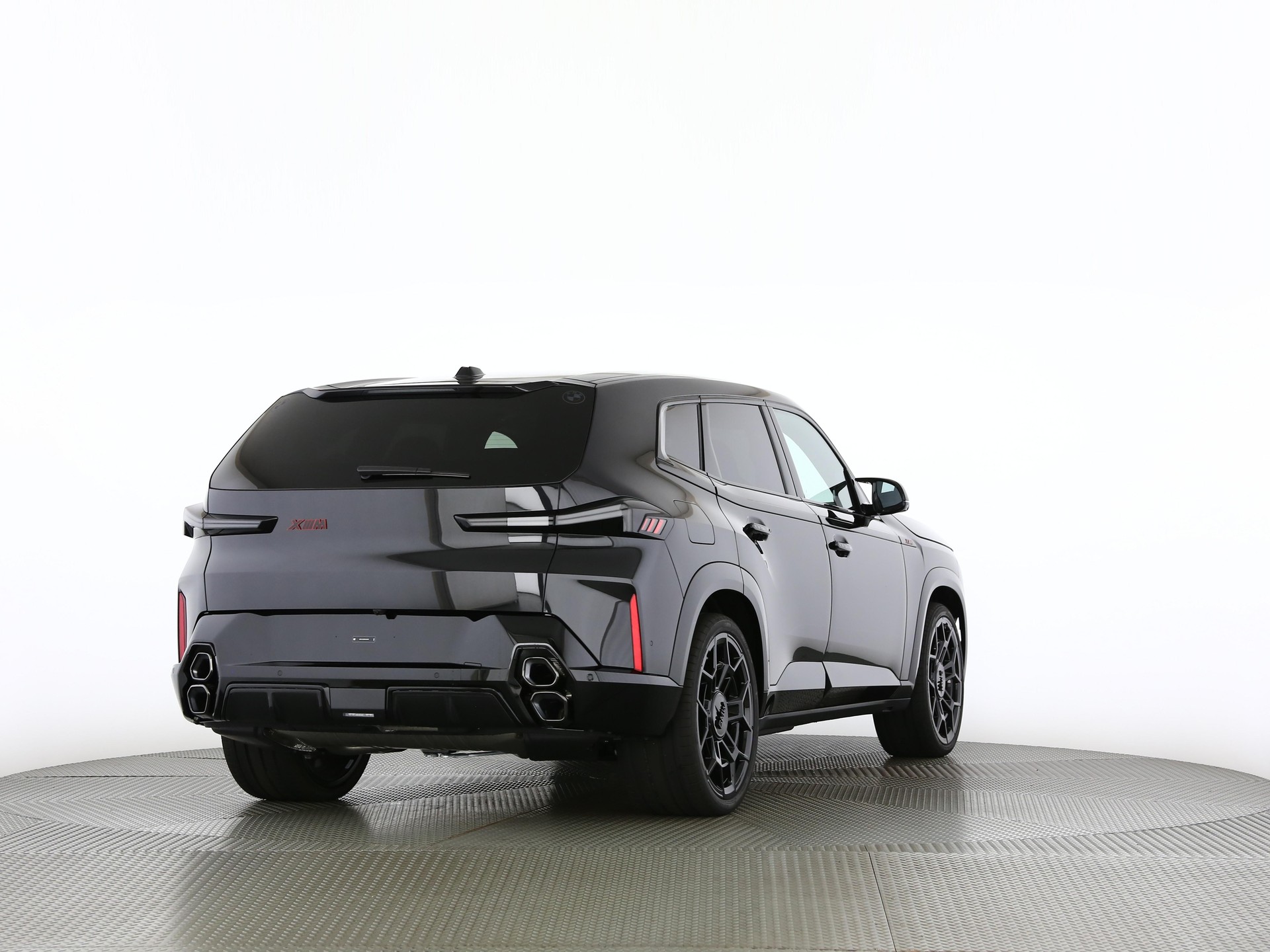 BMW XM Label Plug-in Hybrid-image-1