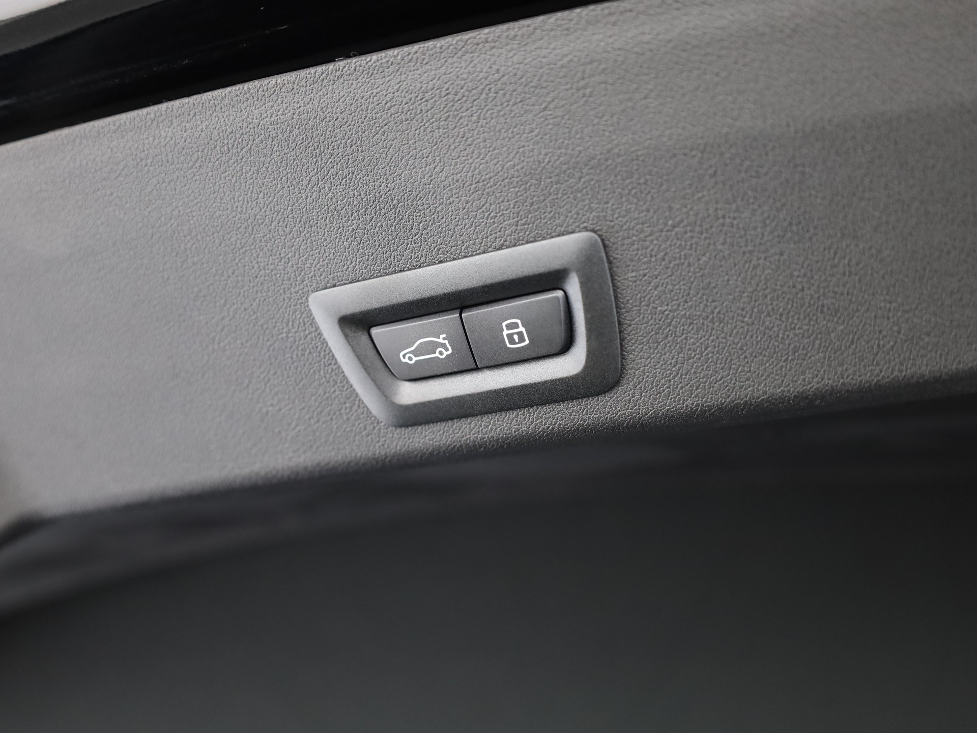 BMW XM Label Plug-in Hybrid-image-8