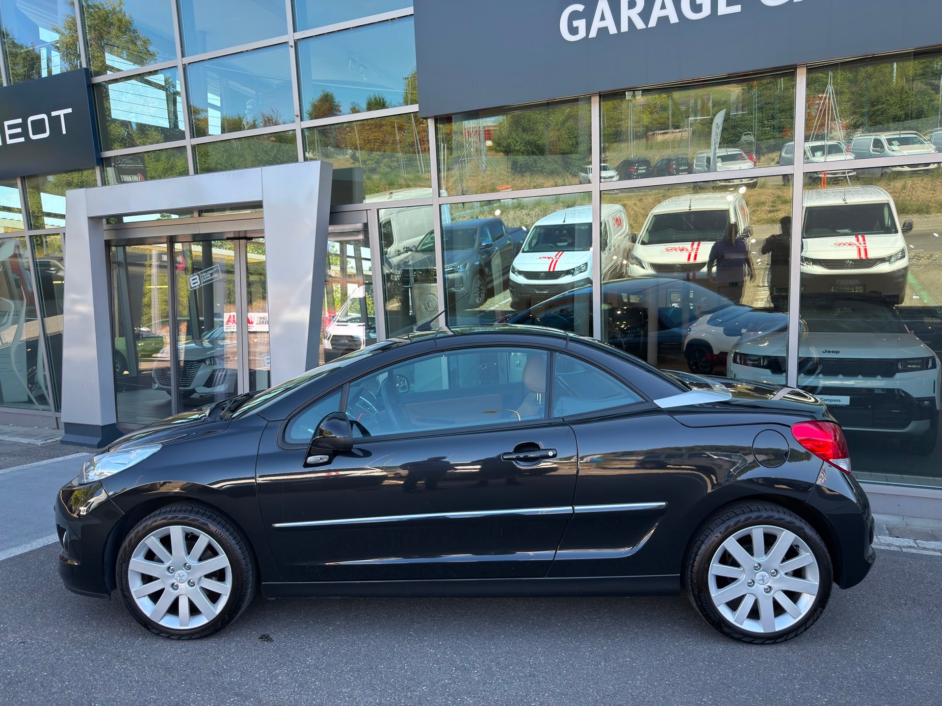 PEUGEOT 207 CC 1.6 16V Swiss Collector-image-3