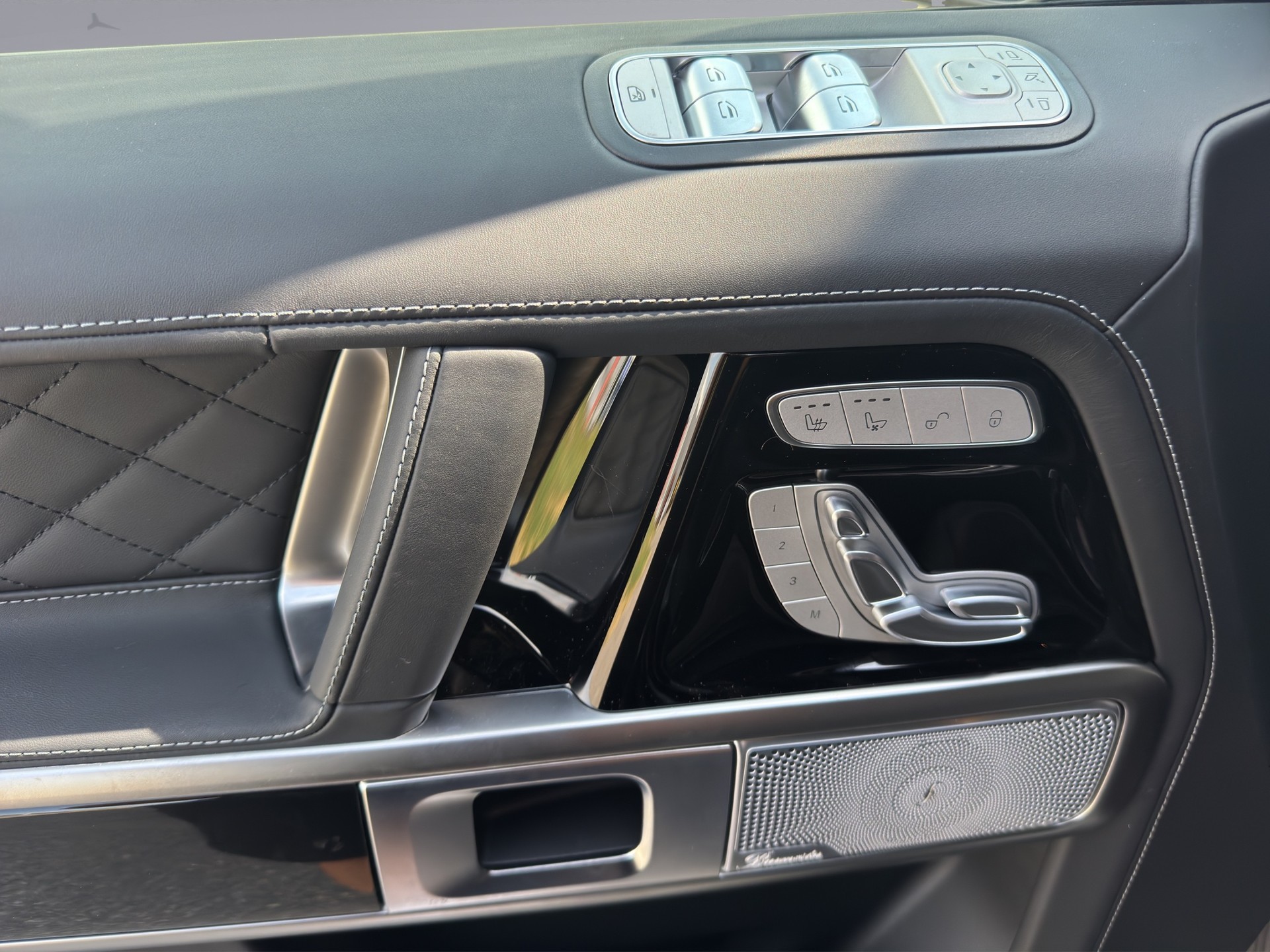 MERCEDES-BENZ G 63 AMG-image-9