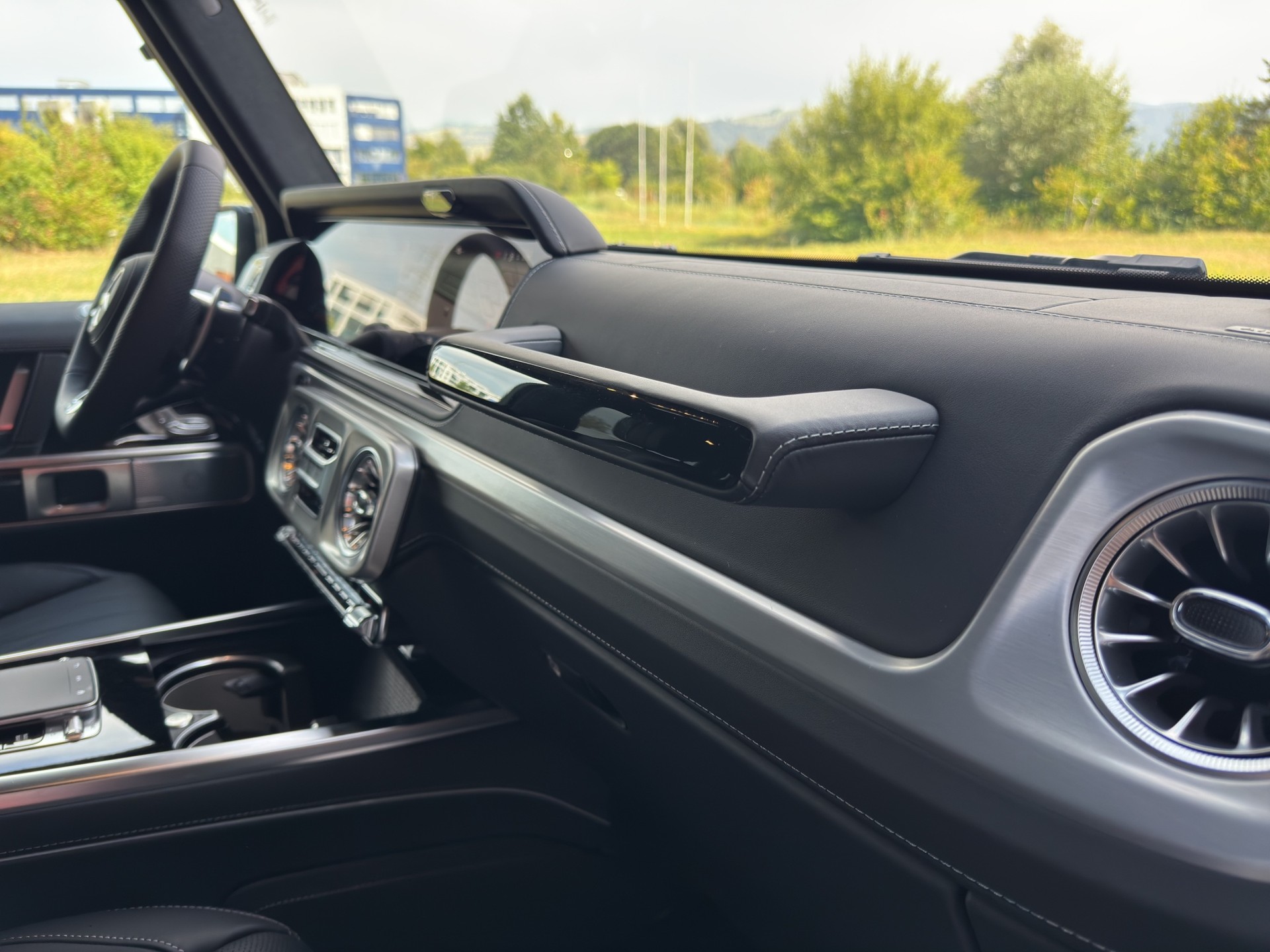 MERCEDES-BENZ G 63 AMG-image-19