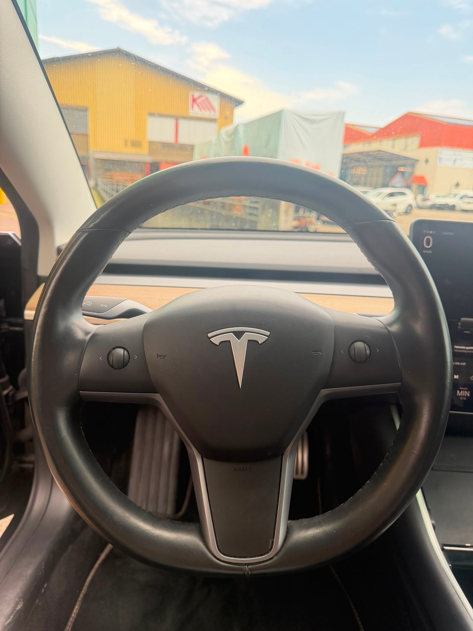 TESLA Model 3 Long Range Dual Motor AWD-image-11