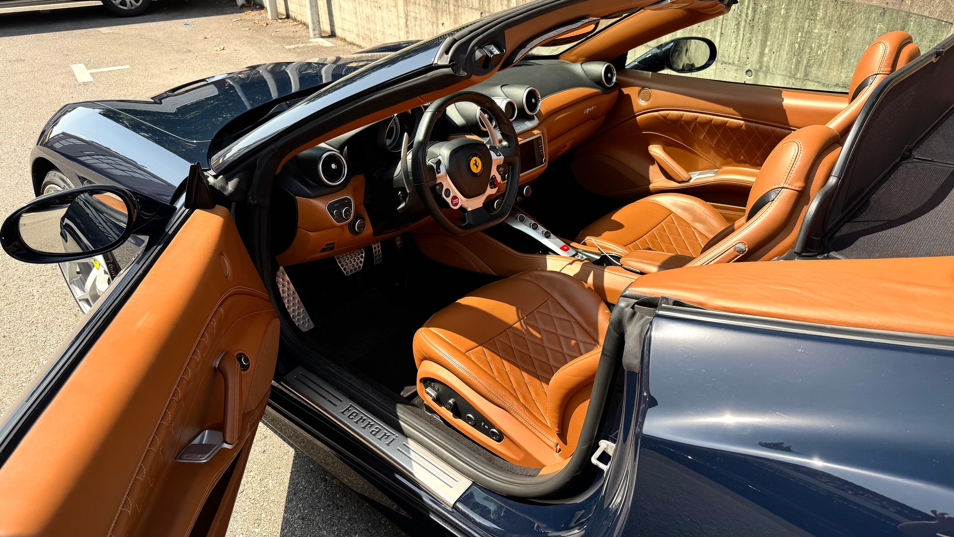 FERRARI California 3.9 V8 T-image-7