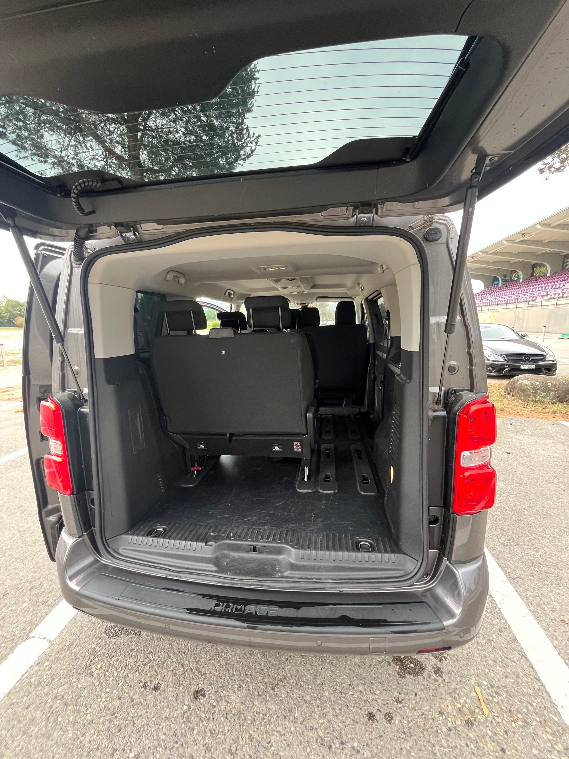 TOYOTA 2.0 D Shuttle-image-3