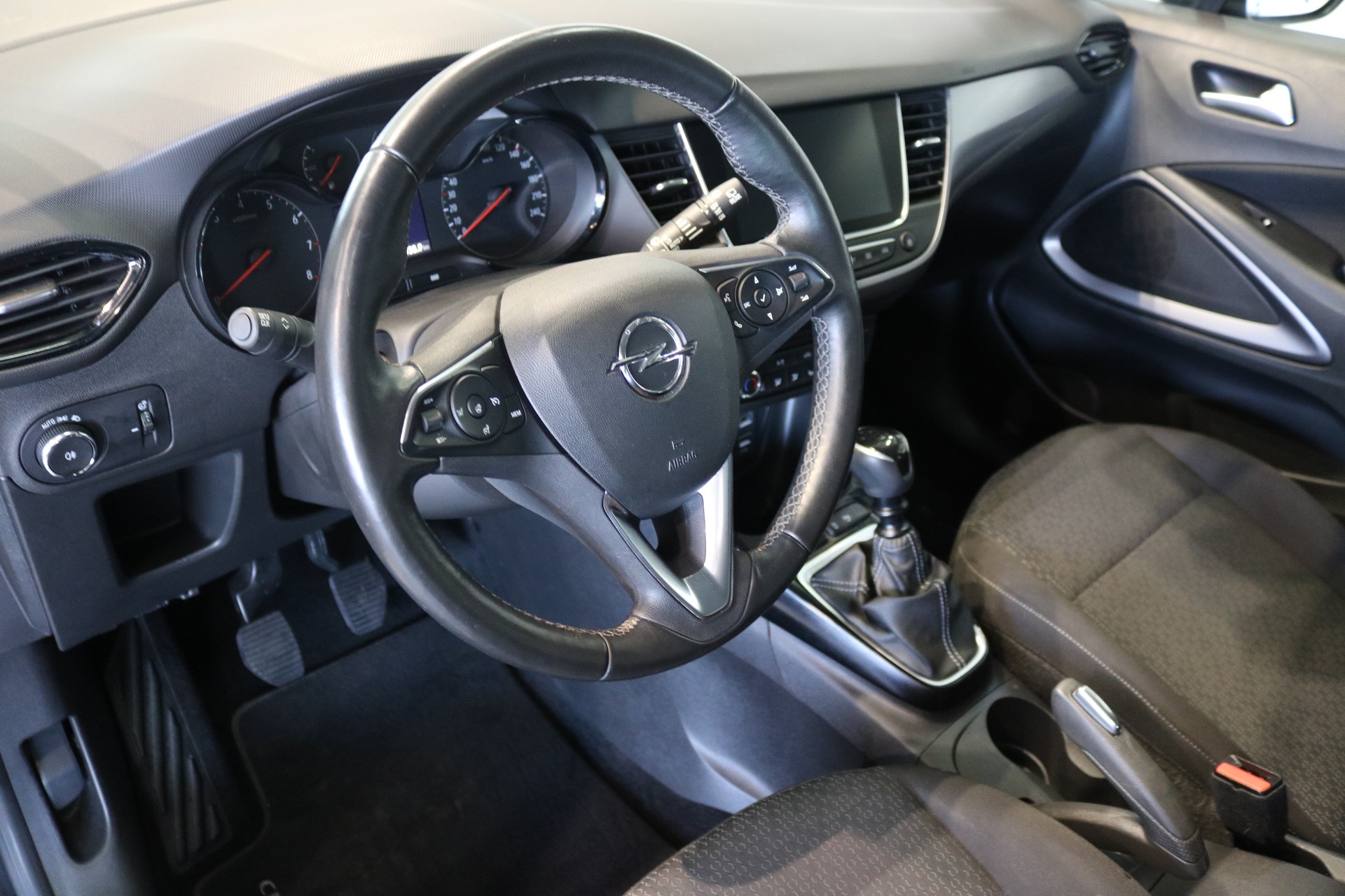 OPEL Crossland X 1.2i 120 Years Edition-image-2