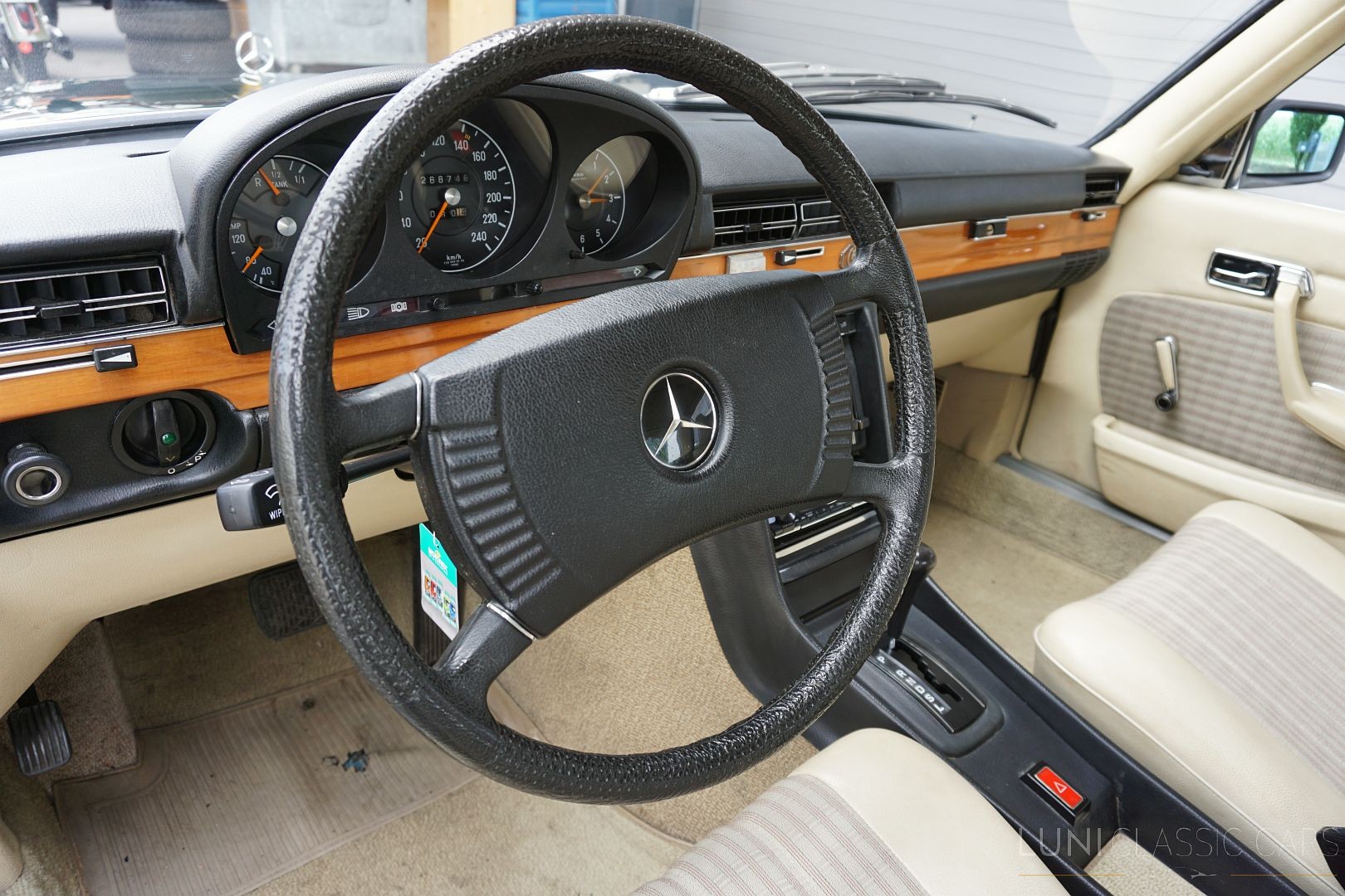 MERCEDES-BENZ 280 S W116-image-13