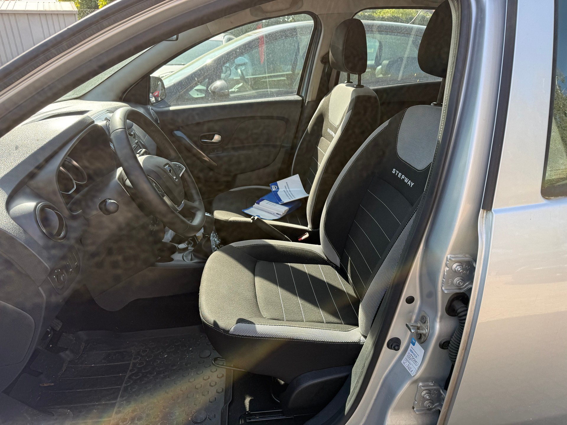 DACIA Sandero 1.5 dCi Stepway Automatic-image-8