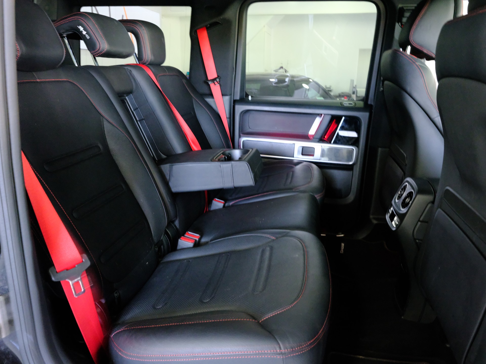 MERCEDES-BENZ G 500 AMG Line 9G-Tronic-image-14