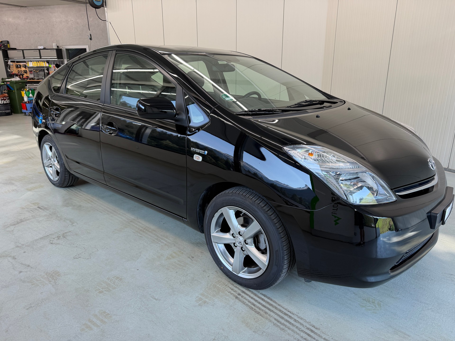 TOYOTA Prius 1.5 16V Hybrid-showroom-element-1