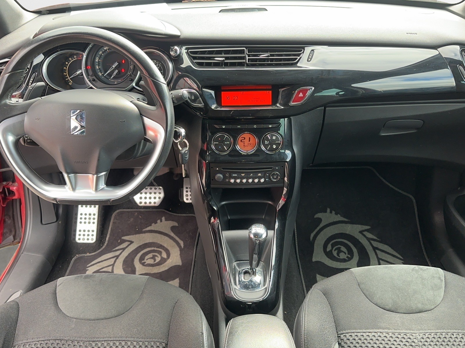 DS AUTOMOBILES DS3 1.2 VTi SO Chic ETG5-image-14