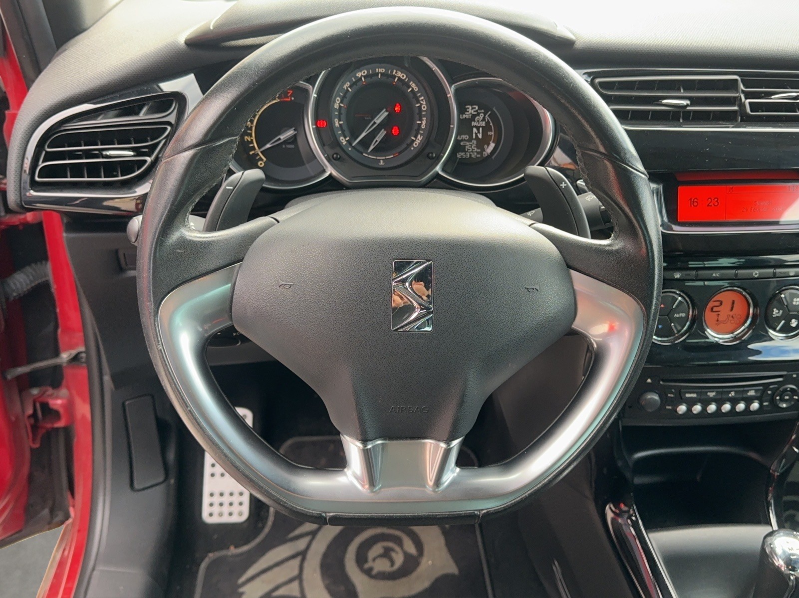 DS AUTOMOBILES DS3 1.2 VTi SO Chic ETG5-image-11
