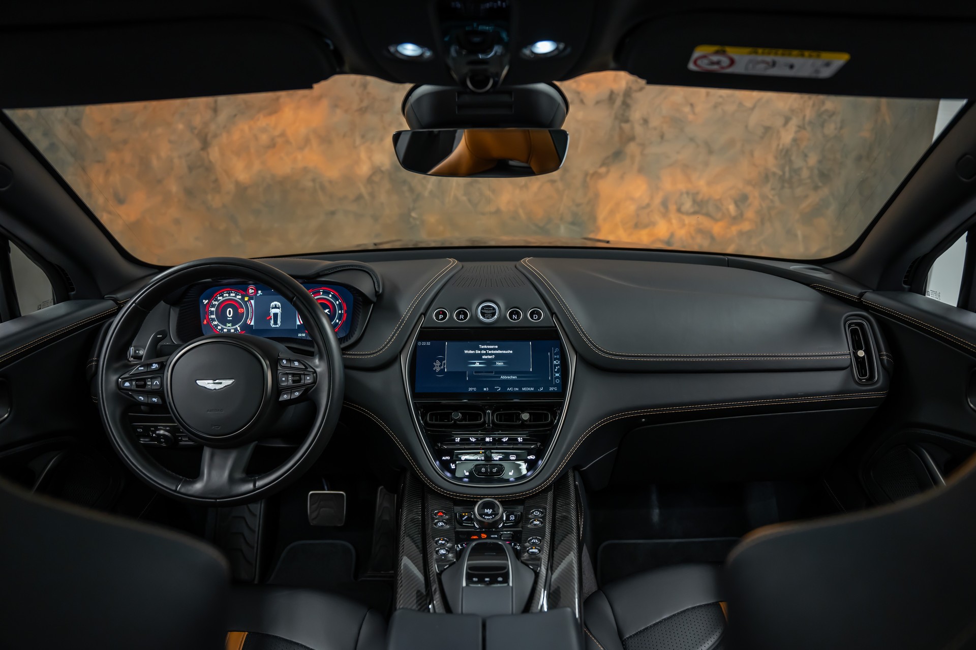 ASTON MARTIN DBX 707 4.0 V8 Bi-Turbo Q-Individual*Carbon*Garantie*AHK*23"*-image-22