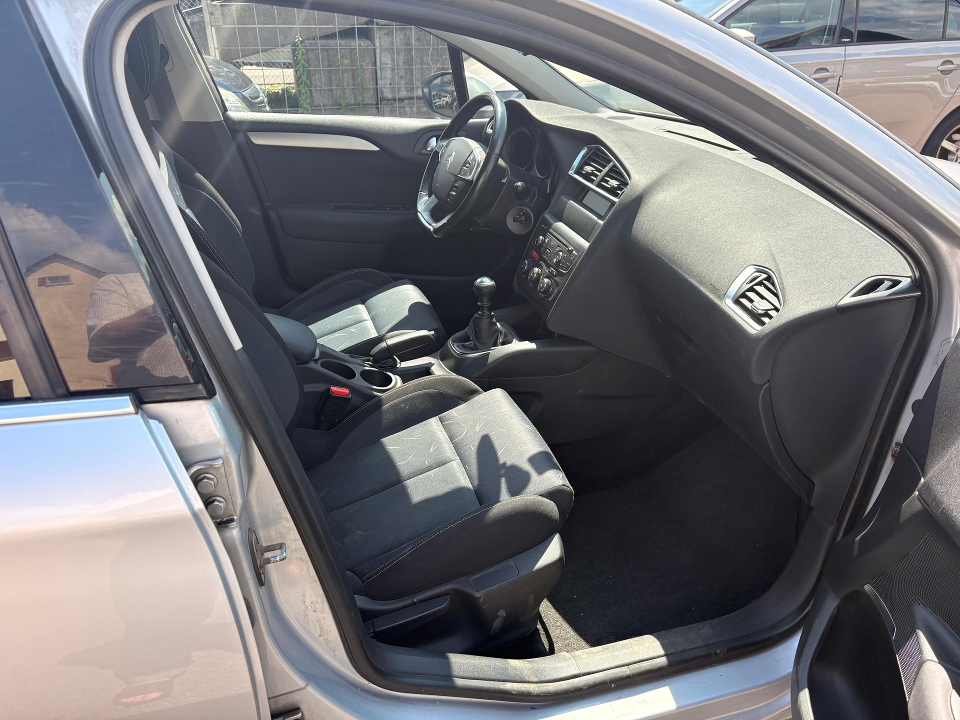 CITROEN C4 Berline 1.6 HDi Séduction-image-4