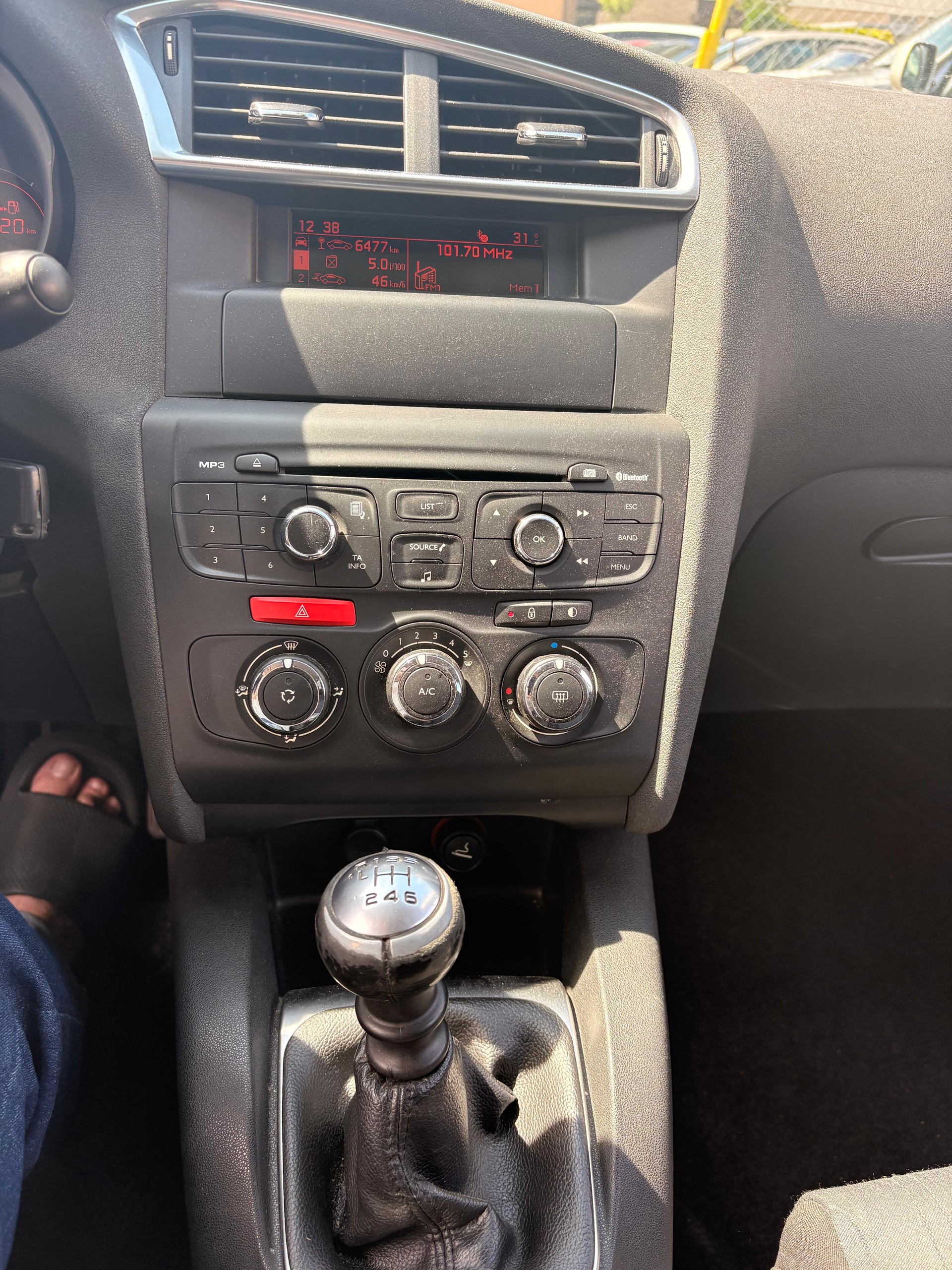 CITROEN C4 Berline 1.6 HDi Séduction-image-7