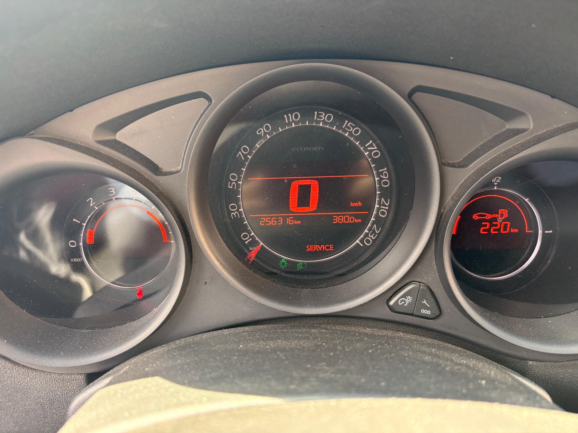 CITROEN C4 Berline 1.6 HDi Séduction-image-9