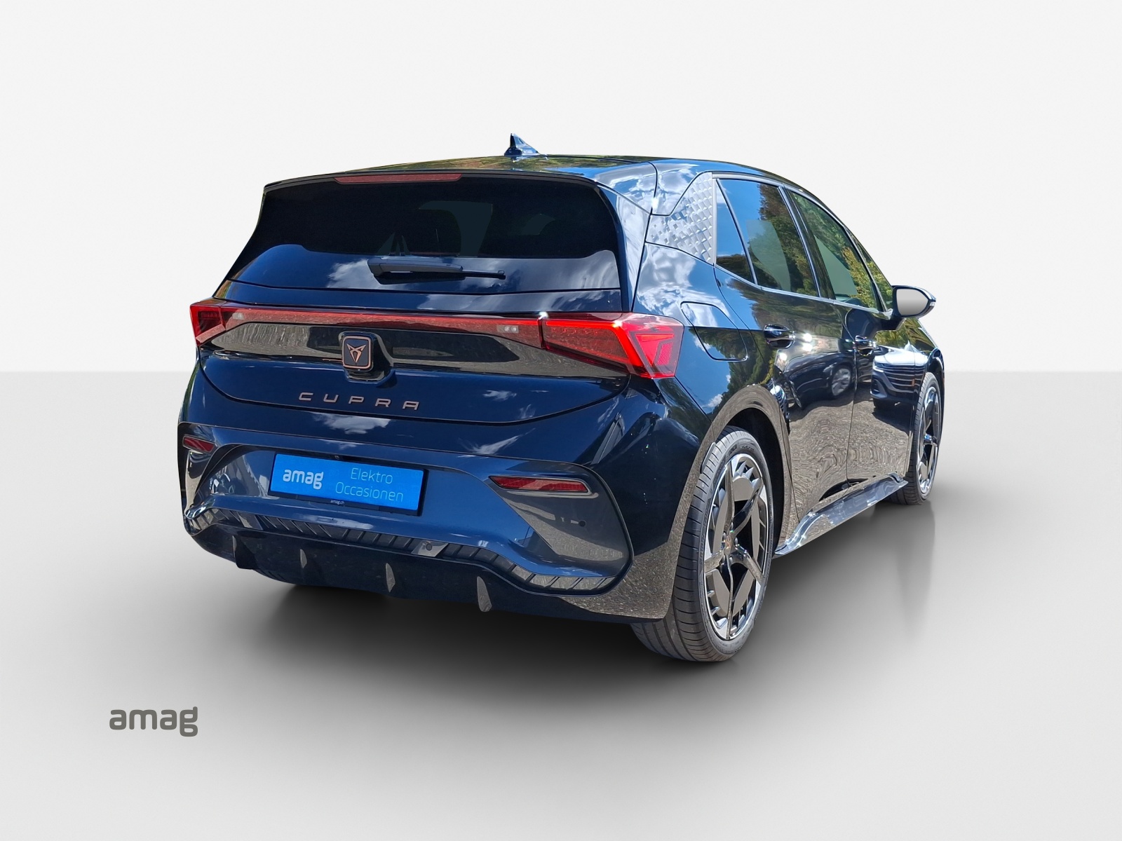 CUPRA Born 79 kWh e-Boost Adrenaline-image-4