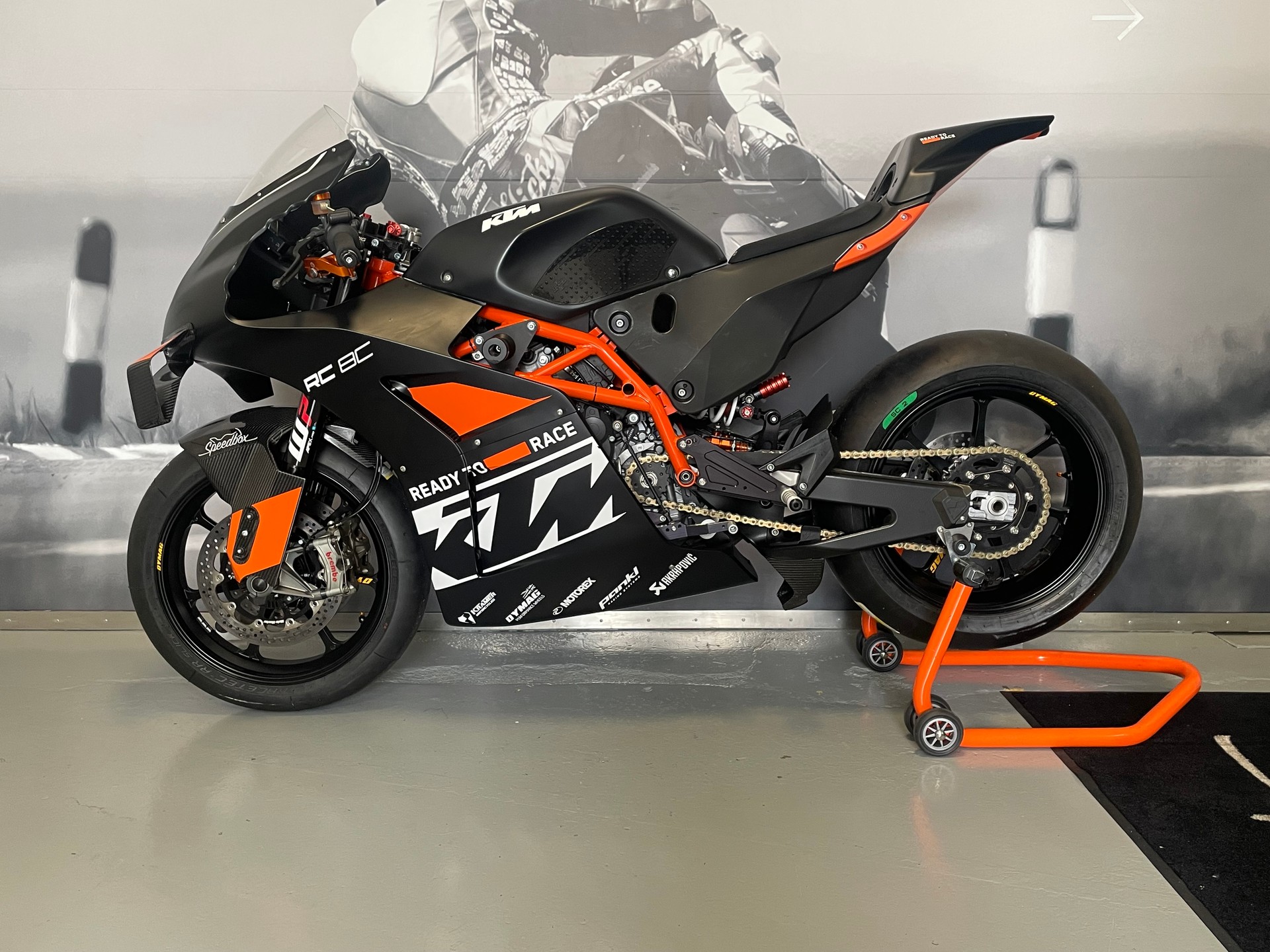KTM RC8C