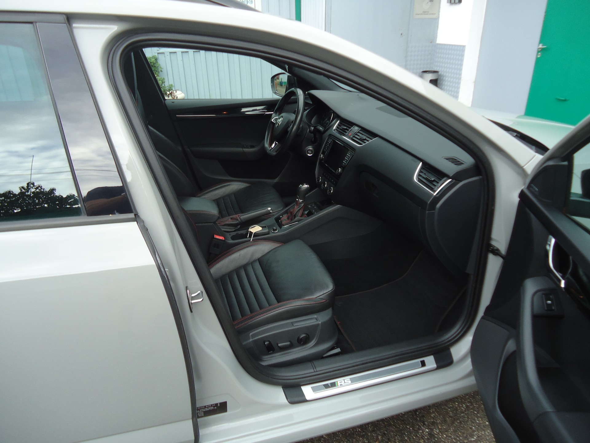 SKODA Octavia Combi 2.0 TSI RS 230 DSG steelgrey ! !-image-3