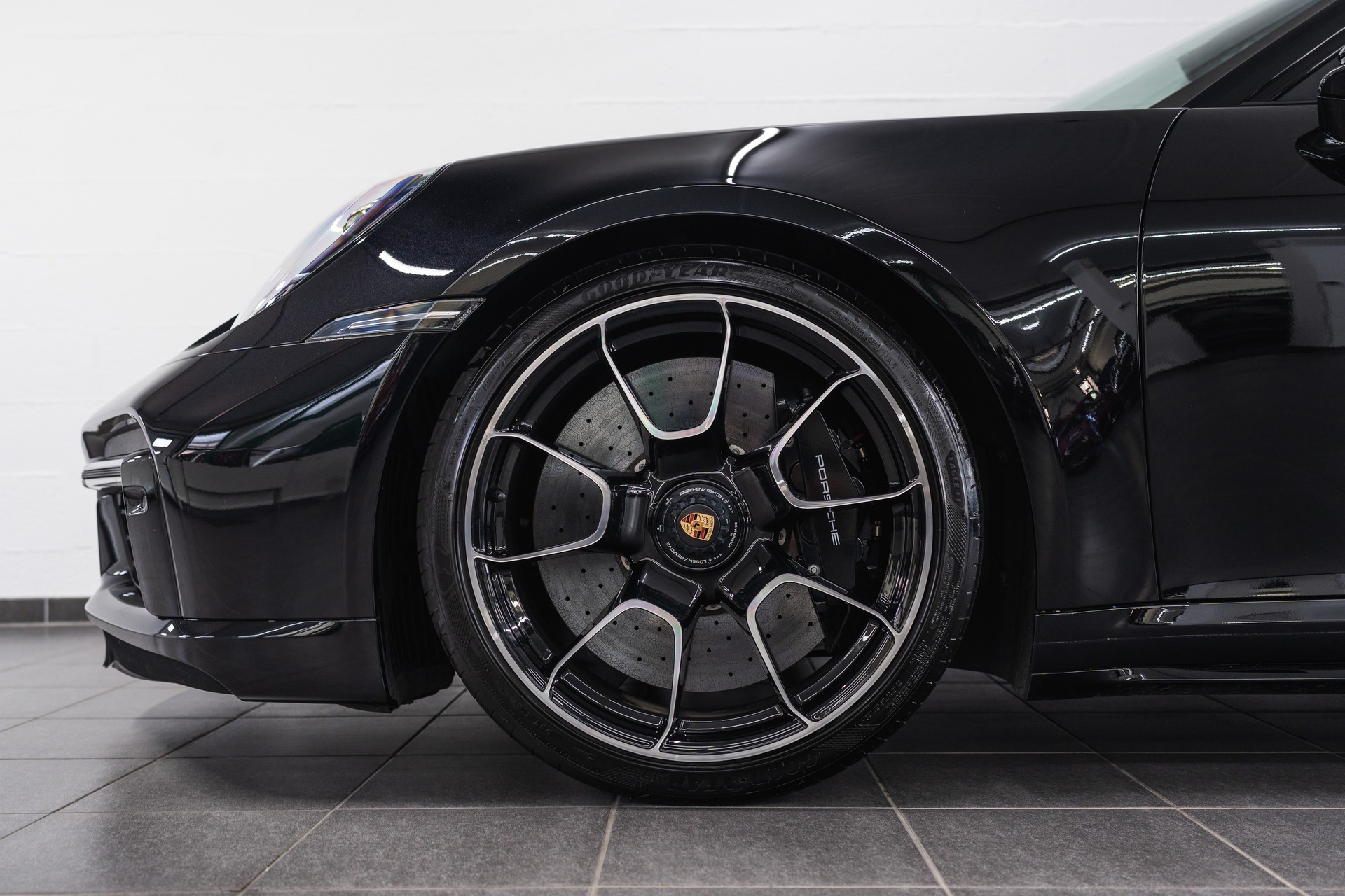 PORSCHE 911 Turbo S PDK-image-9
