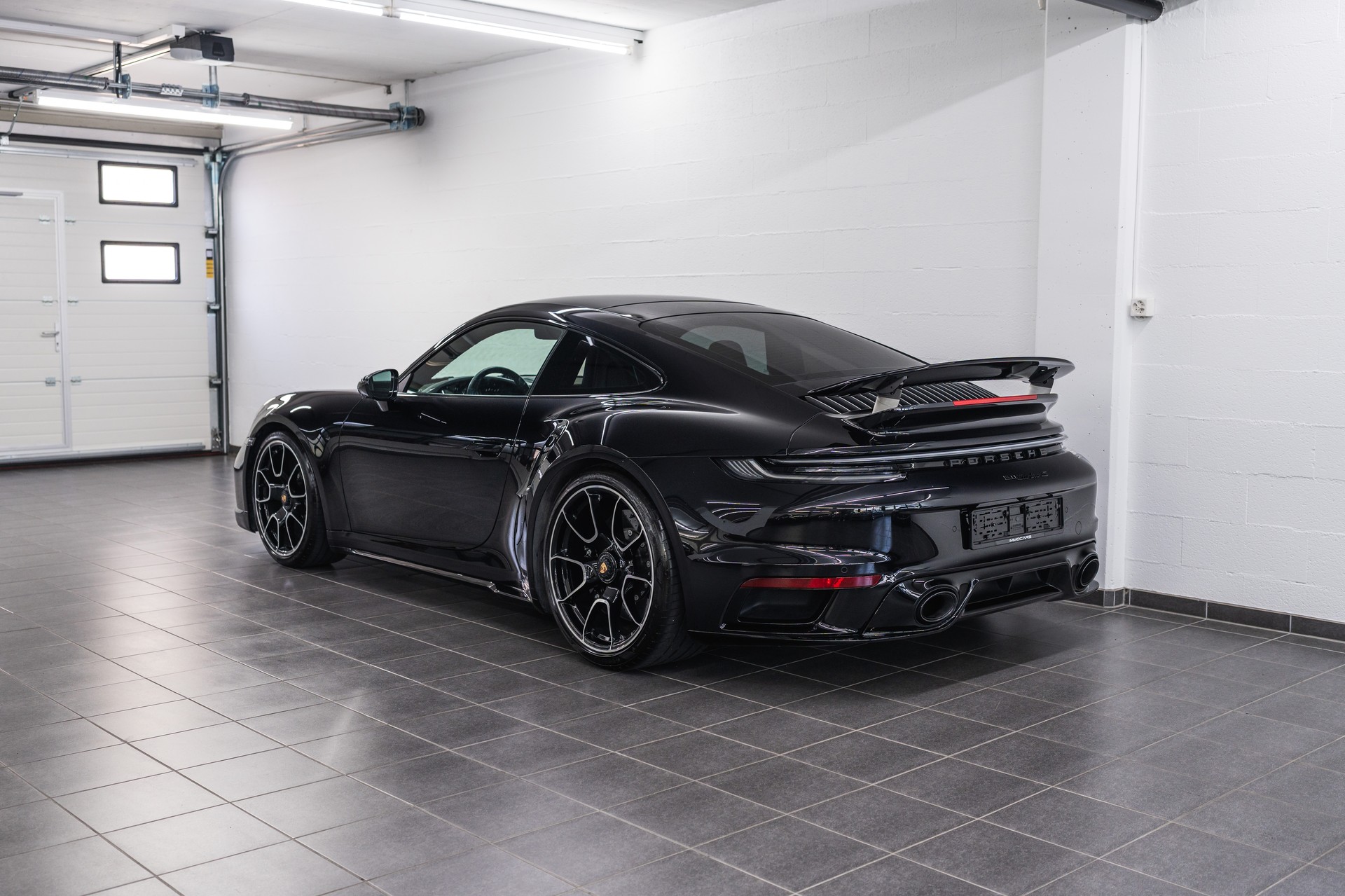 PORSCHE 911 Turbo S PDK-image-4