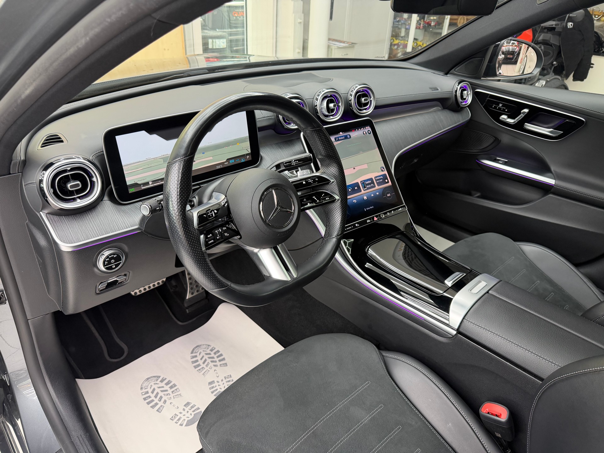 MERCEDES-BENZ C 220 d Swiss Star AMG Line 4matic Kombi-image-10