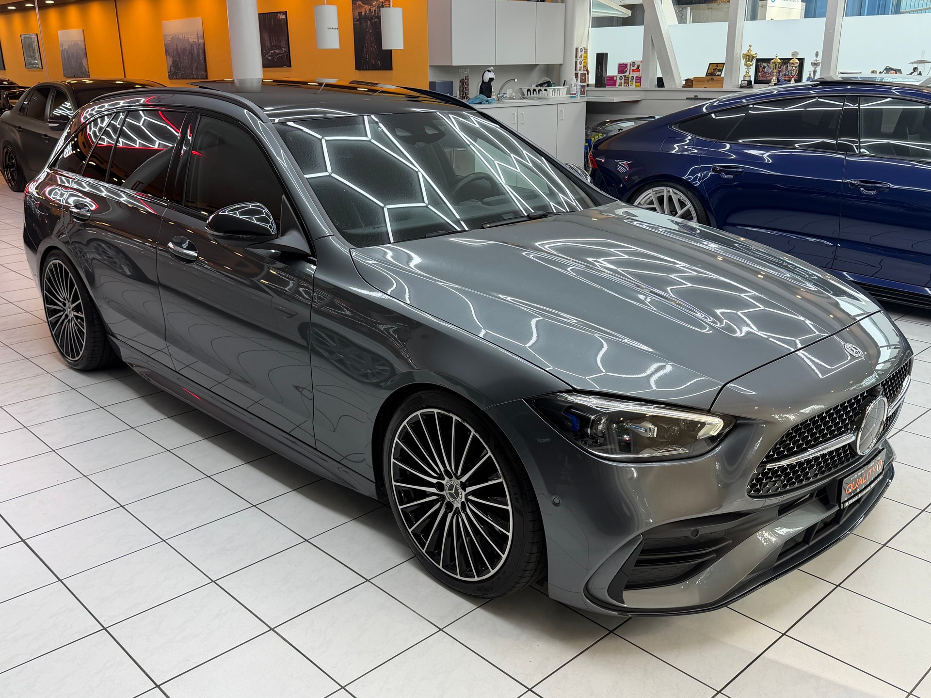 MERCEDES-BENZ C 220 d Swiss Star AMG Line 4matic Kombi-image-1
