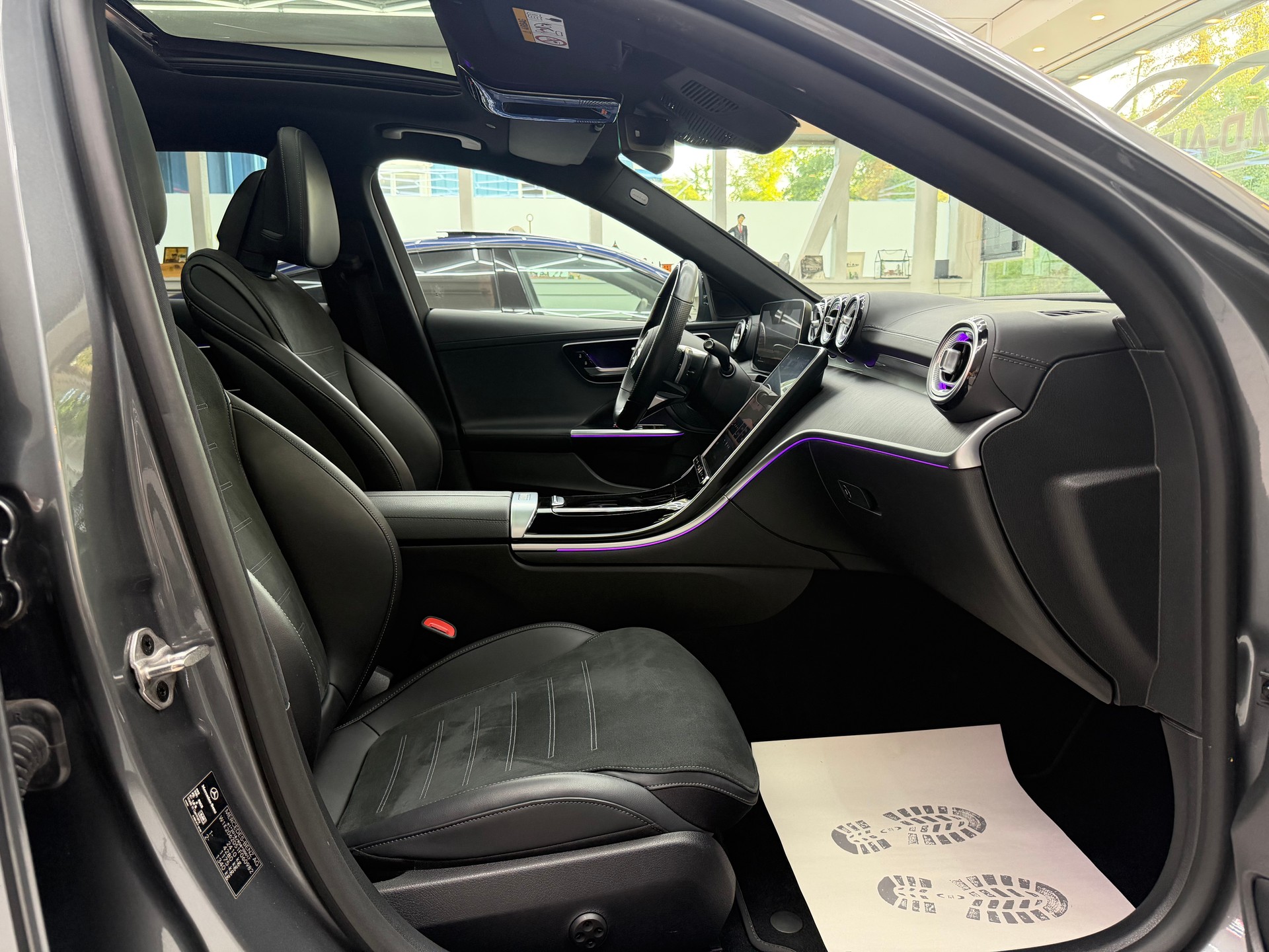 MERCEDES-BENZ C 220 d Swiss Star AMG Line 4matic Kombi-image-14