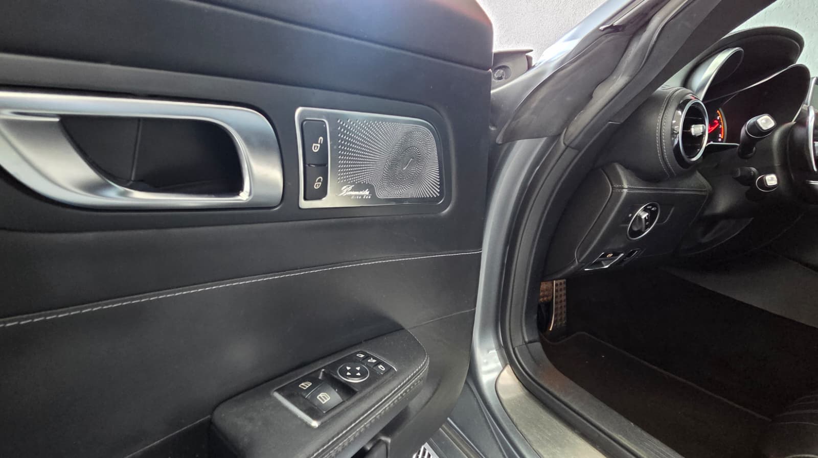 MERCEDES-BENZ AMG GT S Speedshift DCT-image-11