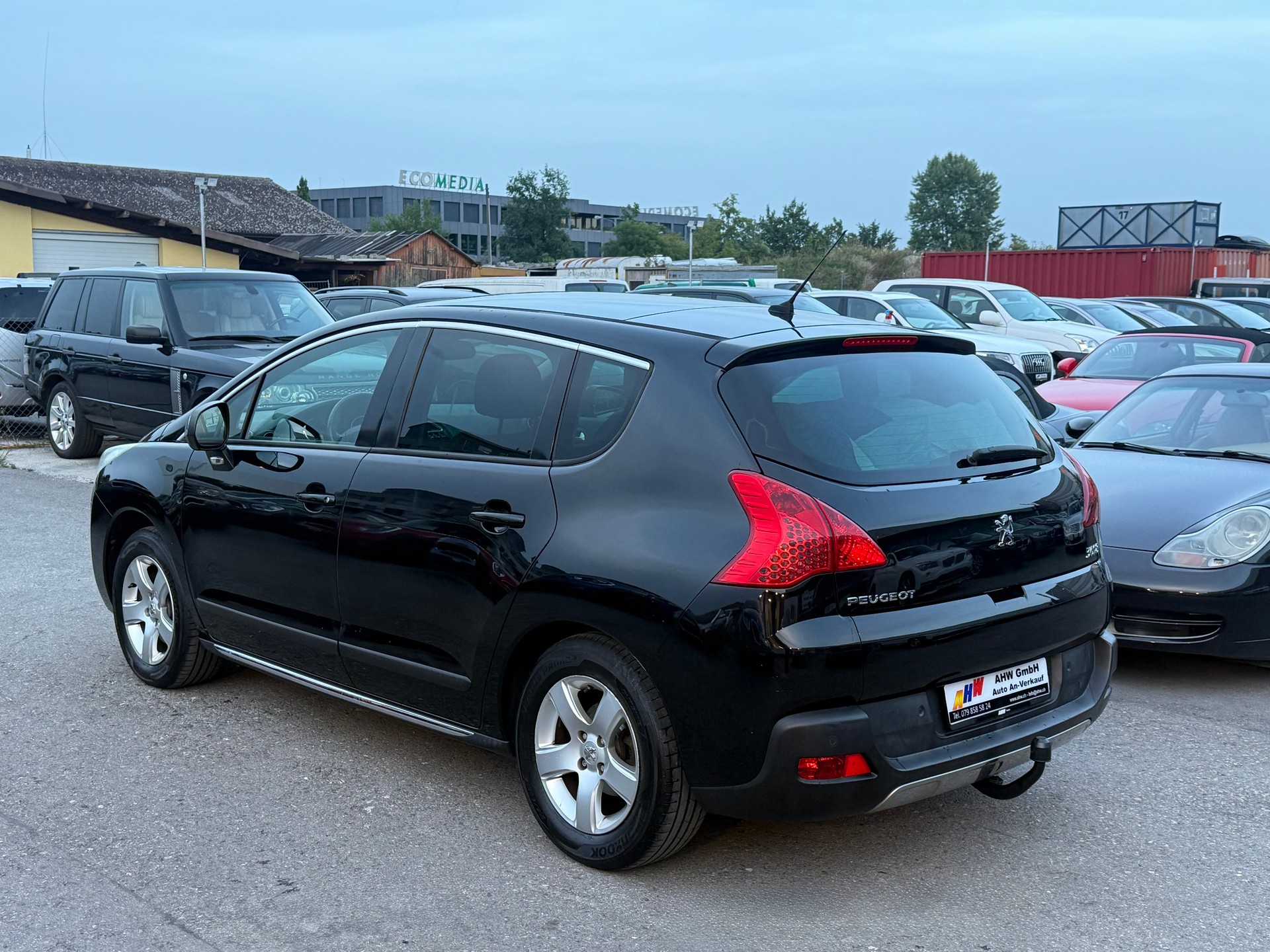PEUGEOT 3008 1.6 16V T Platinum / Frisch ab MFK & Service / AHK 1500 / 8-fach bereift / Head-up Display / PDC / Panoramadach-image-5